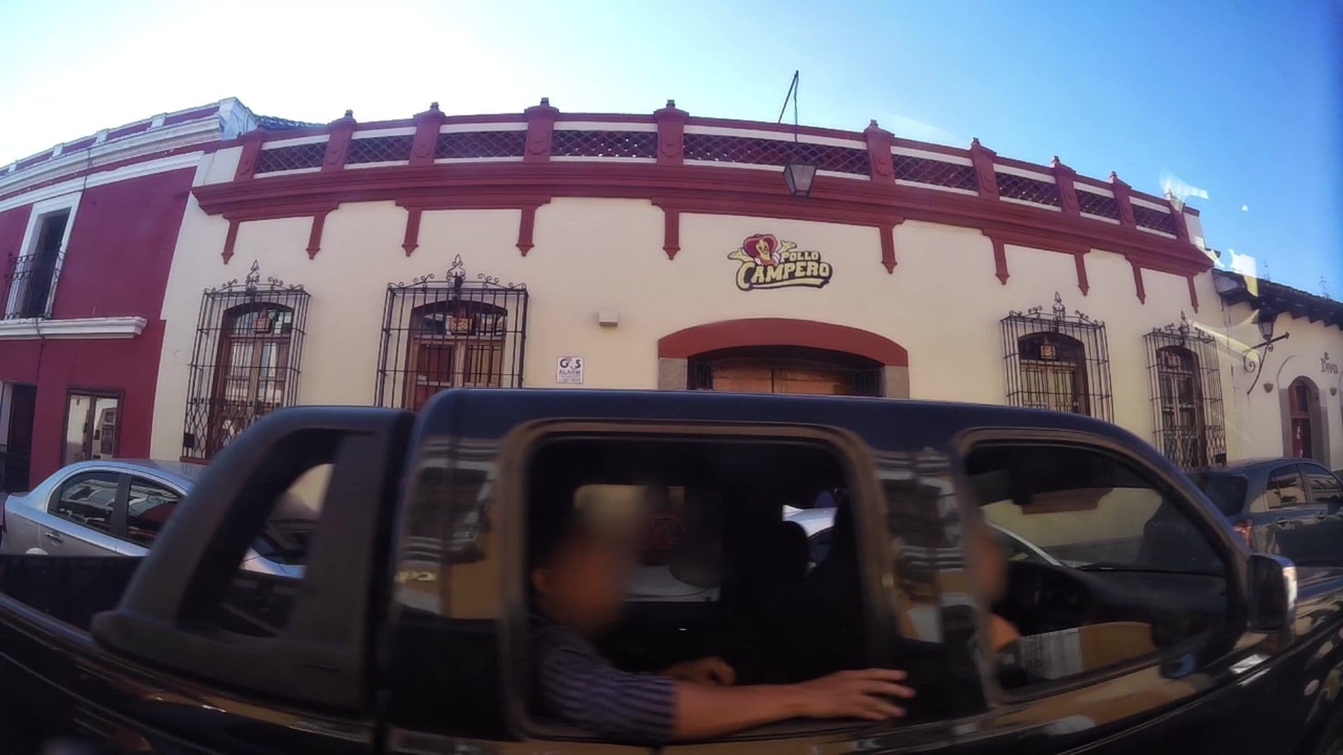Street view near Casa Del Arco, Antigua Guatemala — © kaartcam (CC BY-SA · Mapillary)