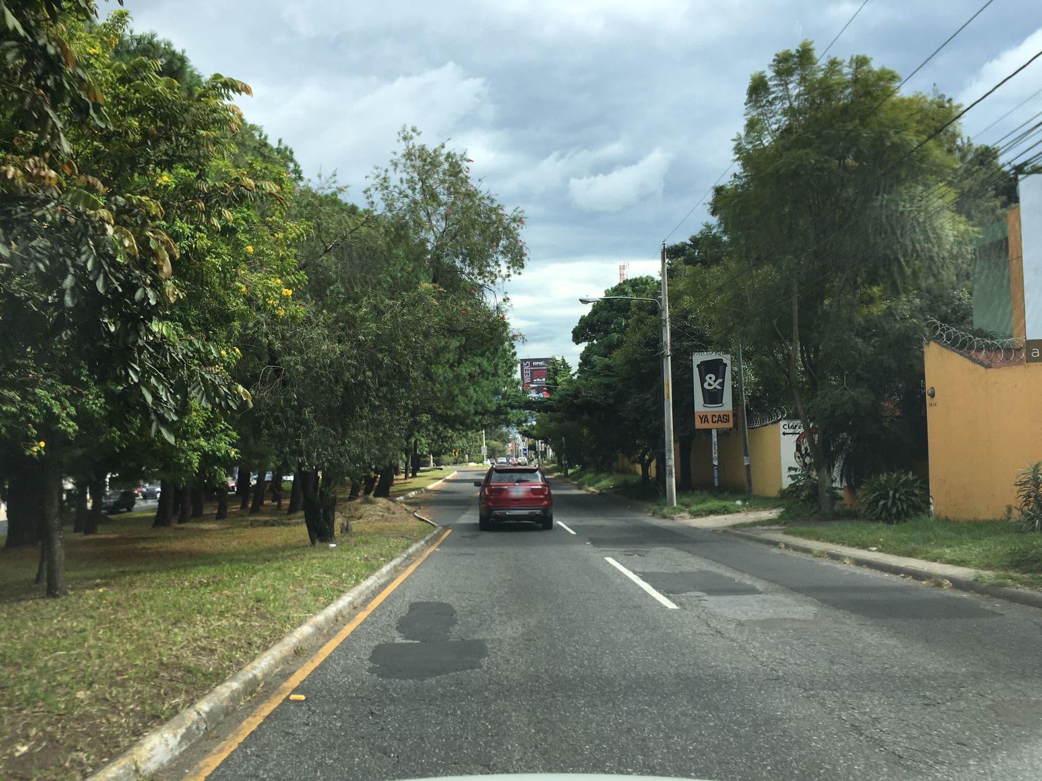Street view near Hotel Tata Chino, Mixco — © jaas (CC BY-SA · Mapillary)