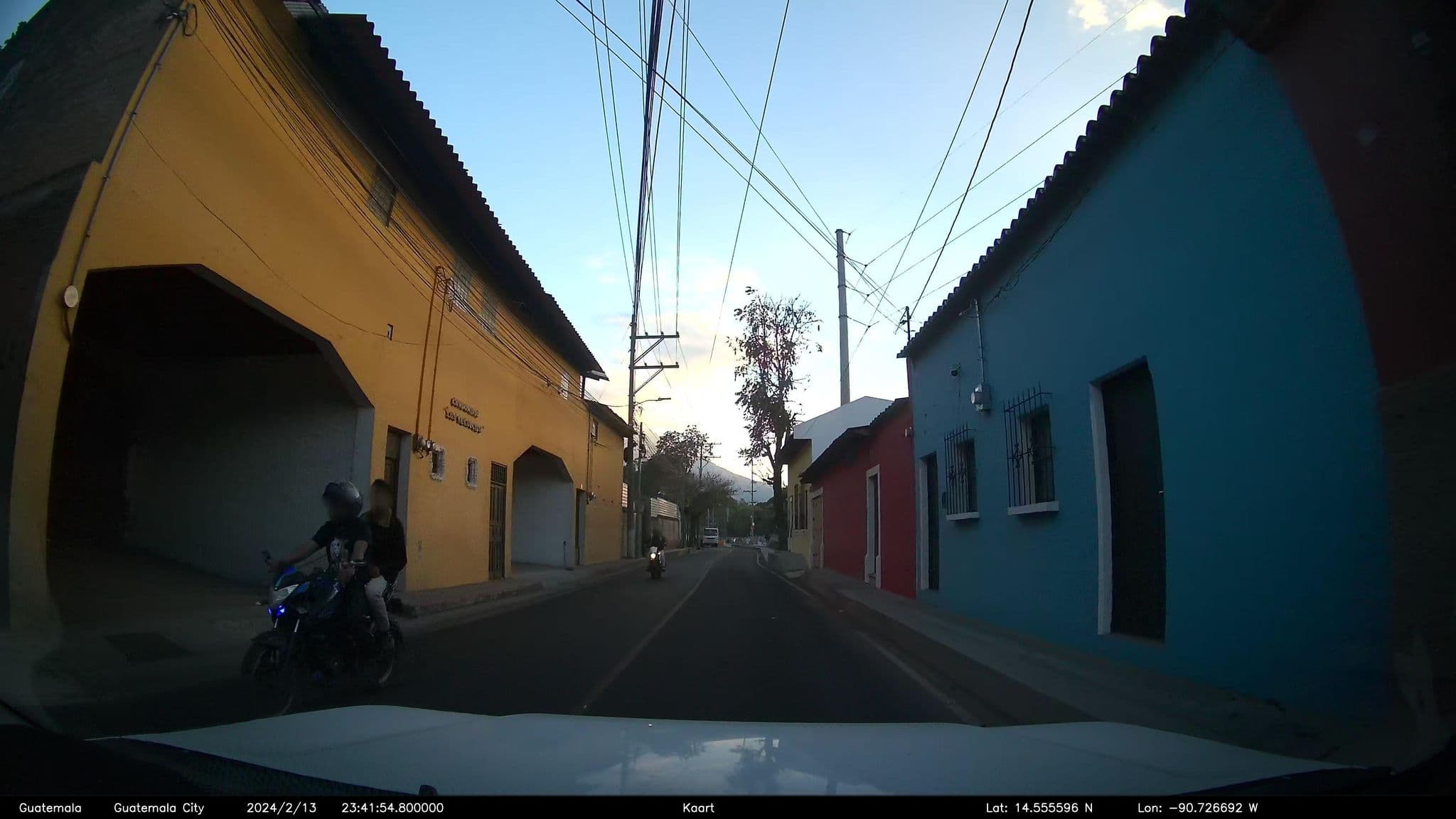Street view near Chipilapa Guest House, Antigua Guatemala — © kaart_2 (CC BY-SA · Mapillary)