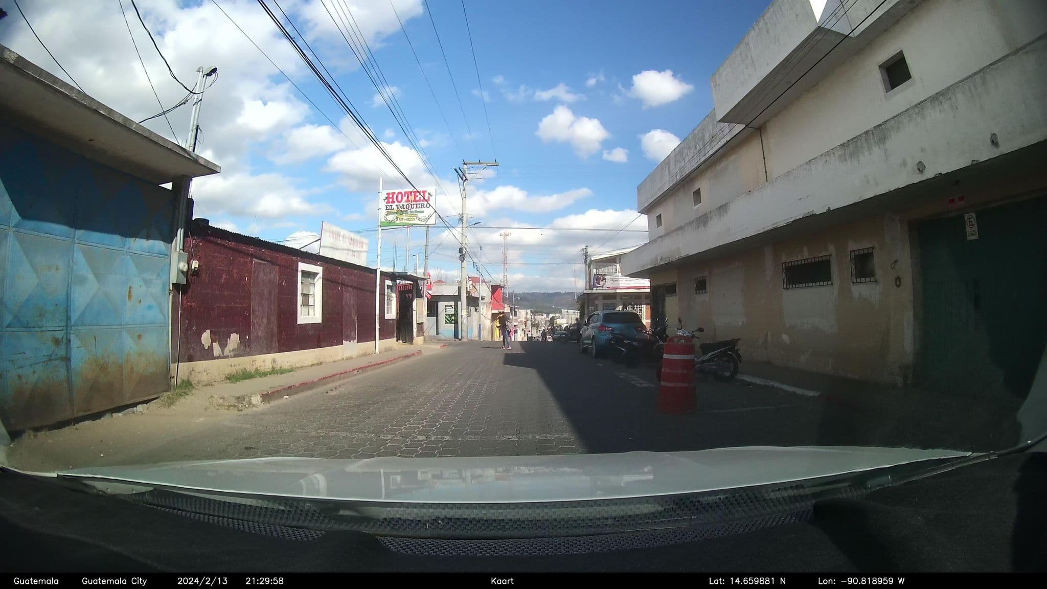 Street view near Hotel Los Alamo, Chimaltenango — © kaart_2 (CC BY-SA · Mapillary)