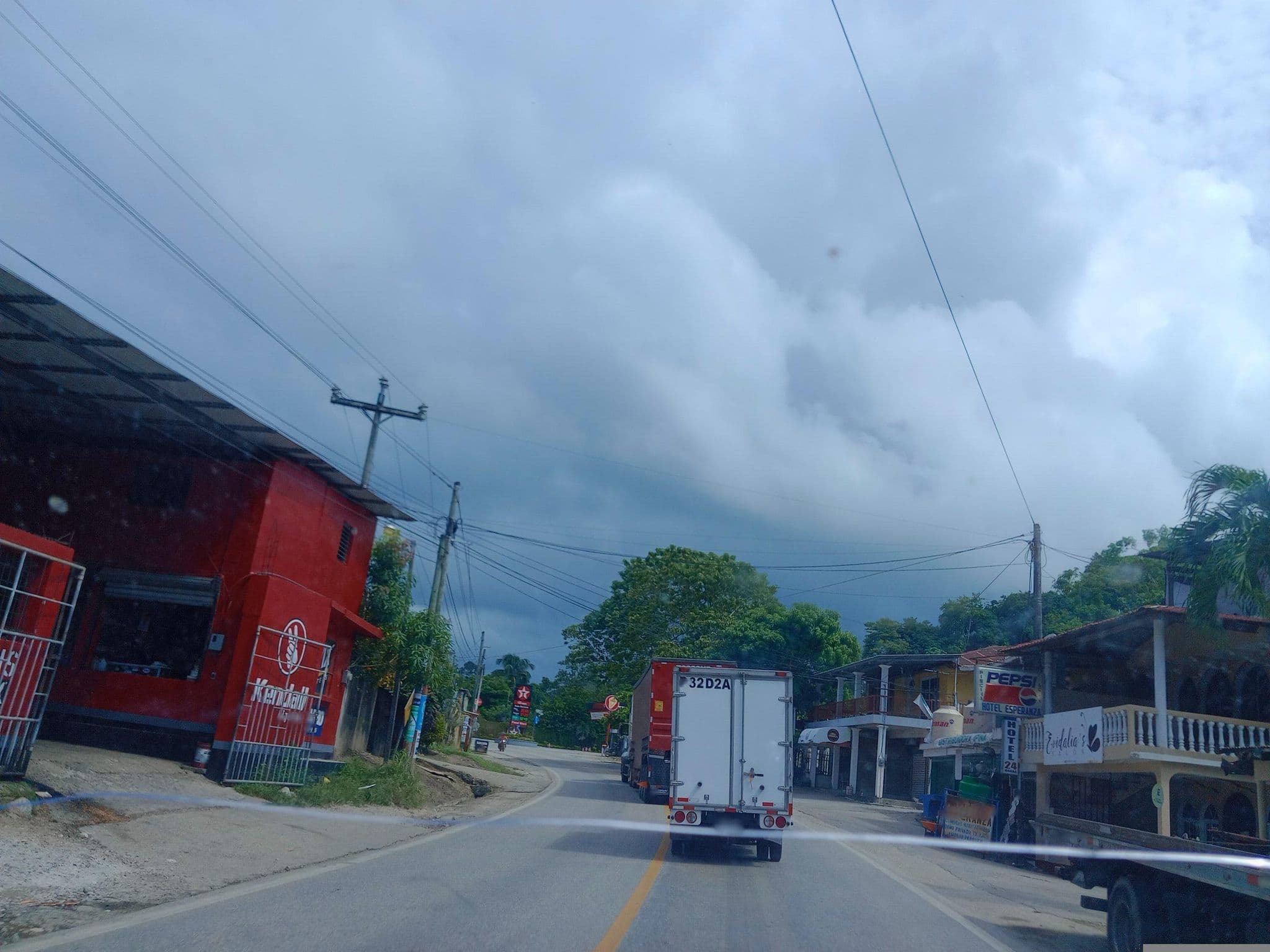 Street view near Hotel La Esperanza, San Luis — © ingetelca_telefono_6 (CC BY-SA · Mapillary)