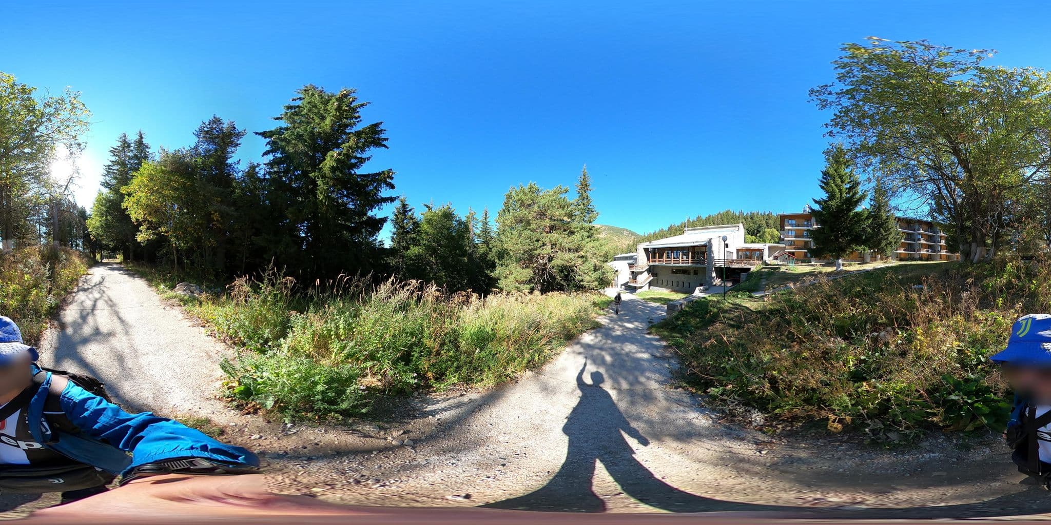 Street view near Сауна "Белмекен", Yakoruda — © alexanderbtodorov (CC BY-SA · Mapillary)