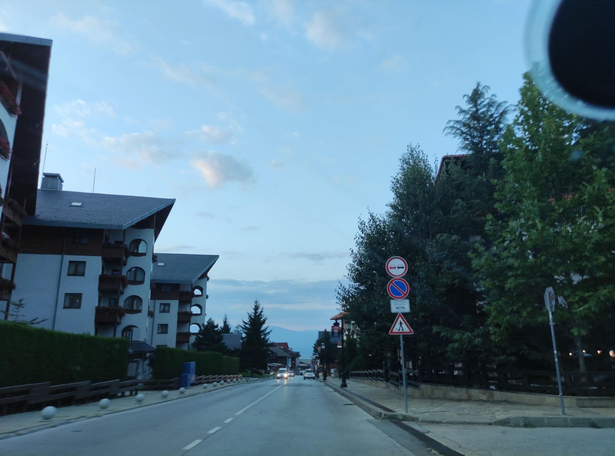 Street view near 337, Bansko — © neau (CC BY-SA · Mapillary)