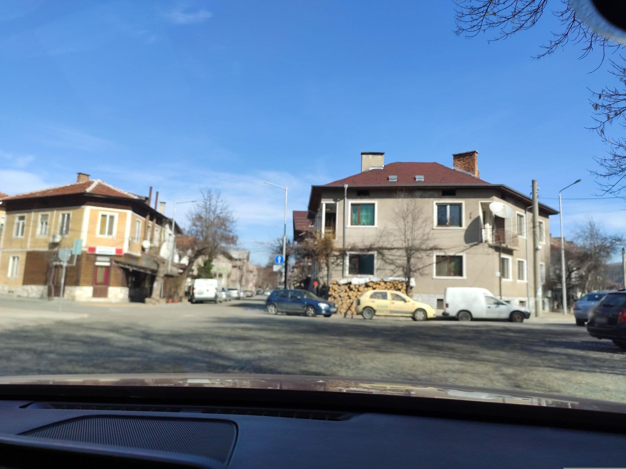 Street view near Хотел Клептуза, Velingrad — © neau (CC BY-SA · Mapillary)