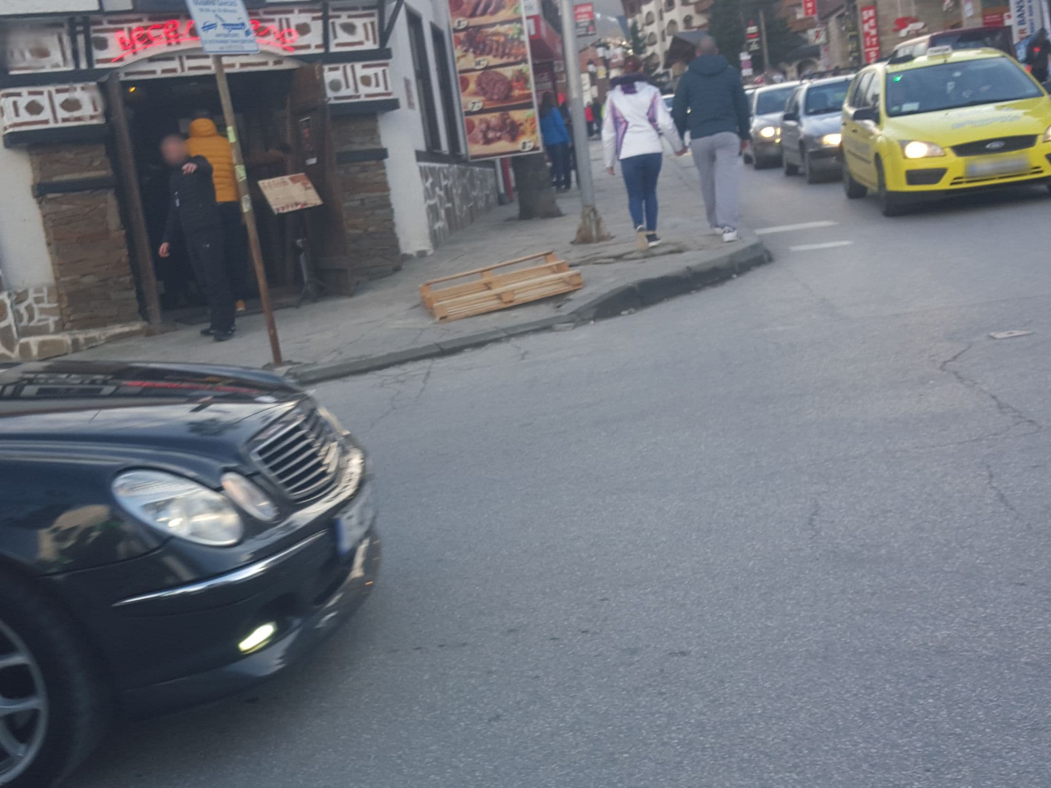 Street view near Pirin Palace, Bansko — © edloach (CC BY-SA · Mapillary)