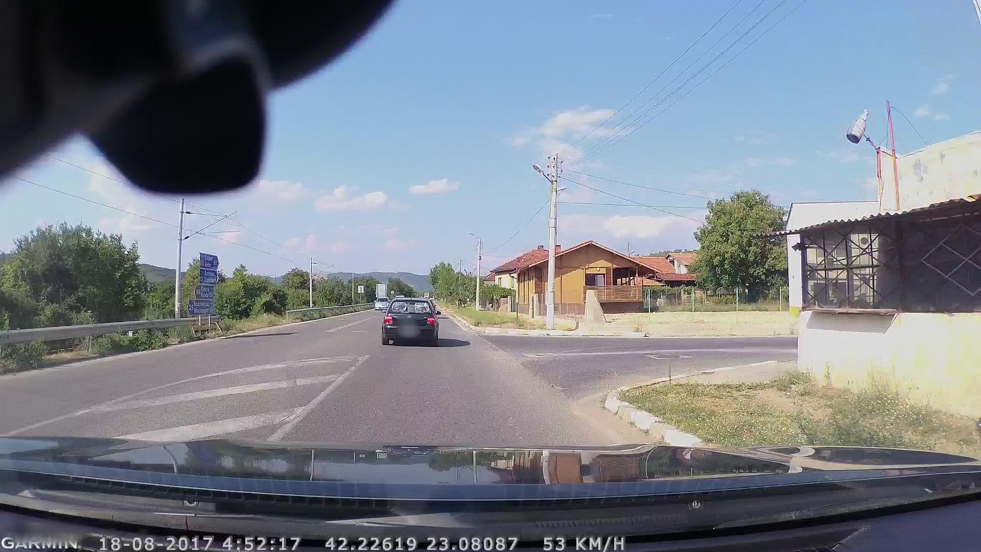 Street view near Hotel Egnatia, Boboshevo — © navteq_bg (CC BY-SA · Mapillary)