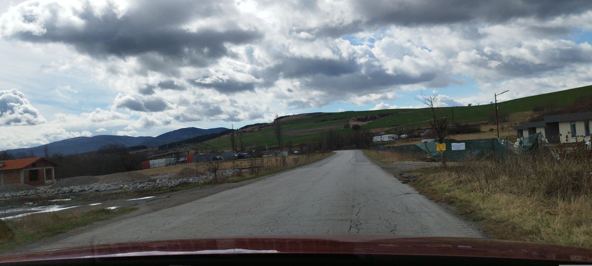 Street view near Motel Ris, Pernik — © neau (CC BY-SA · Mapillary)