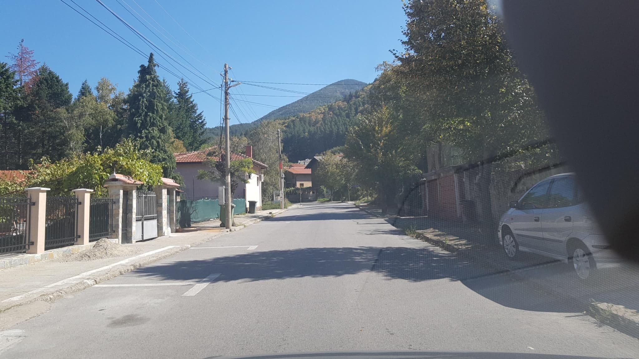 Street view near Къща за гости "Гранд", Sapareva Banya — © roadroid (CC BY-SA · Mapillary)