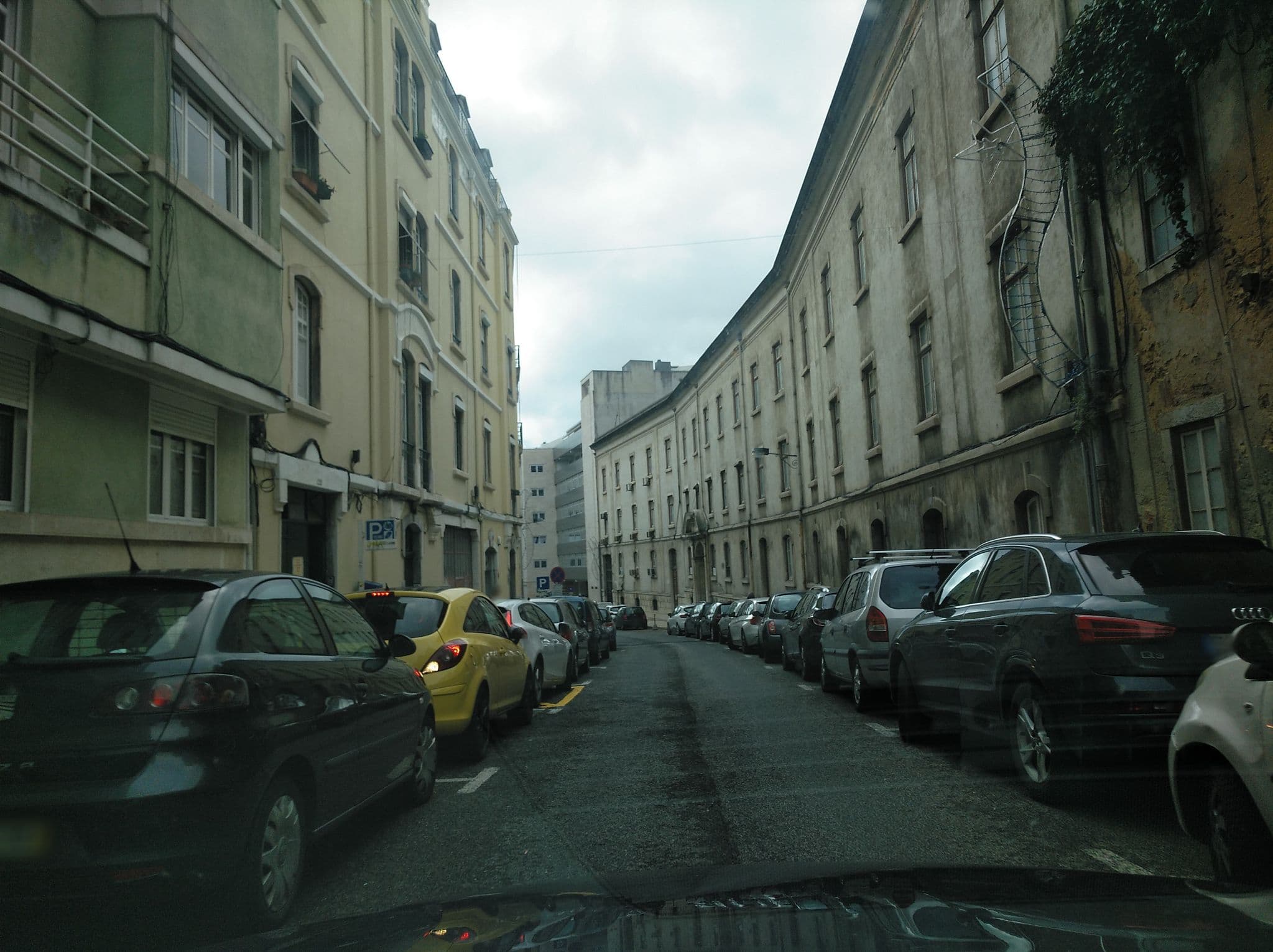 Street view near Locke de Santa Joana, Lisbon — © filohipo (CC BY-SA · Mapillary)