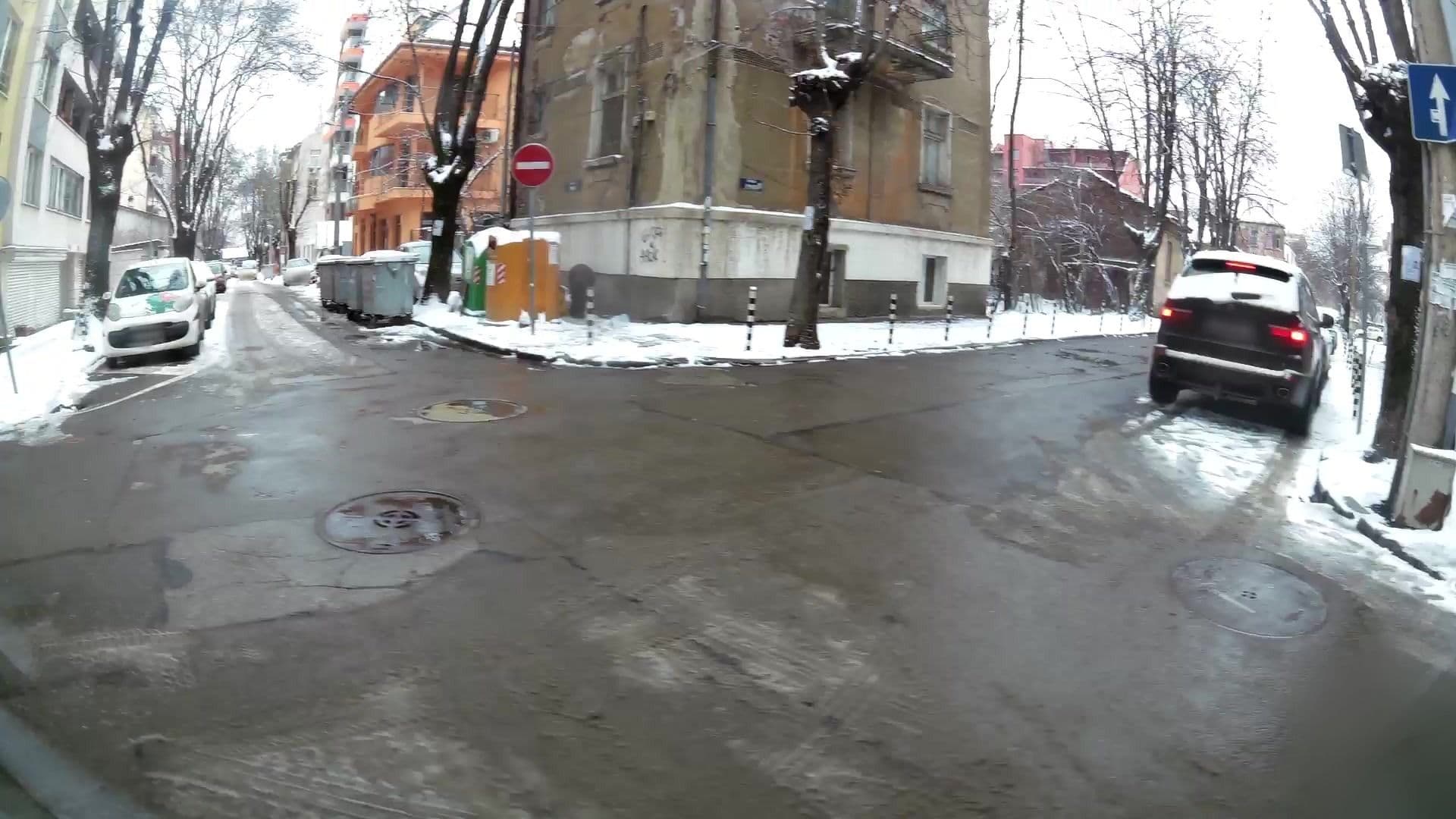 Street view near Хотел Милениум, Sofia — © kaartcam (CC BY-SA · Mapillary)