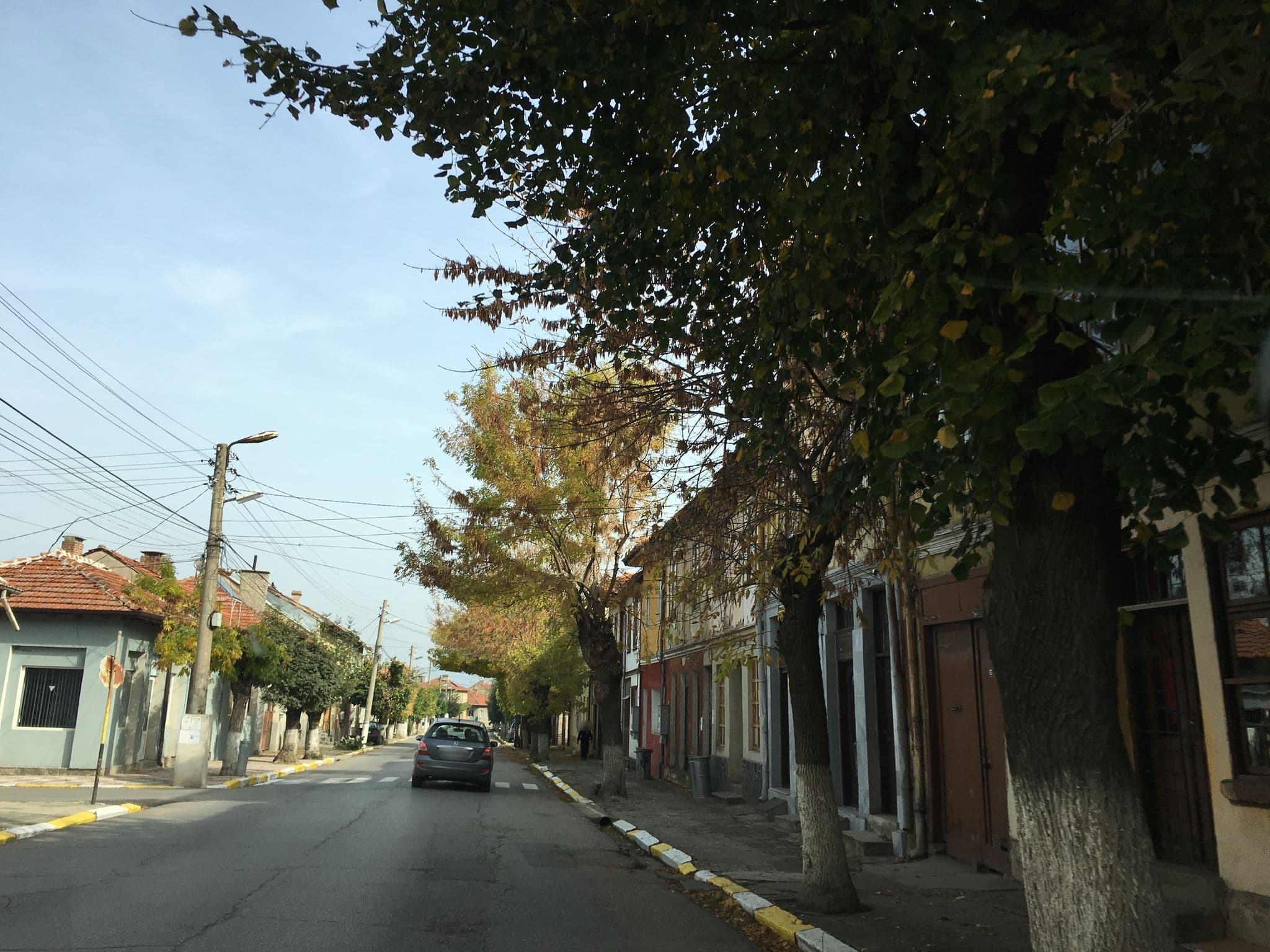 Street view near Хотелски комплекс Долна Баня, Dolna Banya — © rerex (CC BY-SA · Mapillary)