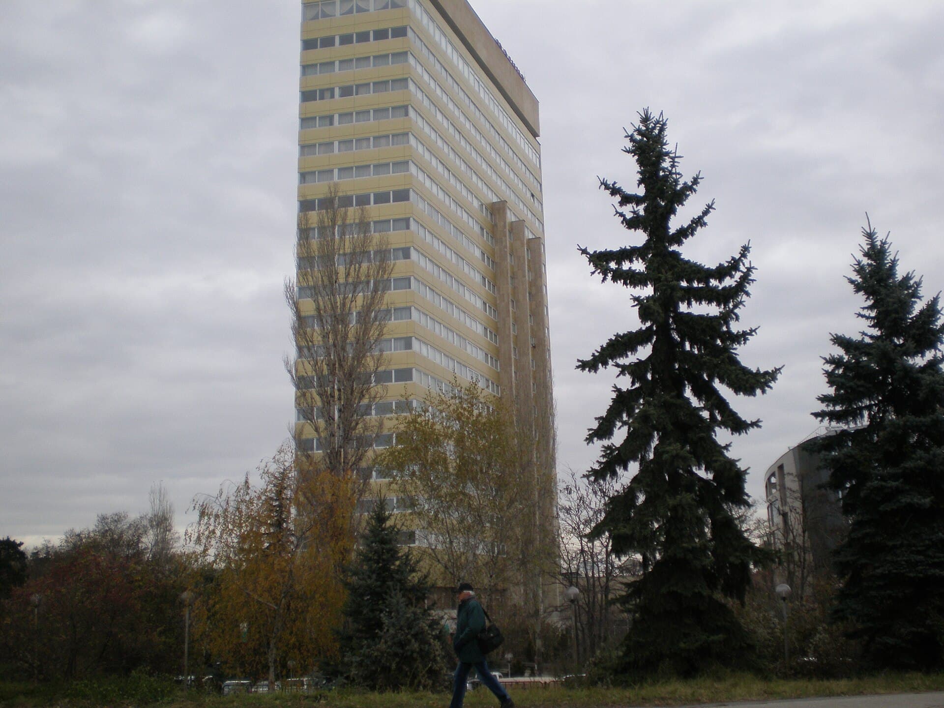 Парк-хотел Москва (Park-hotel Moskva) (via Wikimedia Commons, CC BY-SA 3.0)