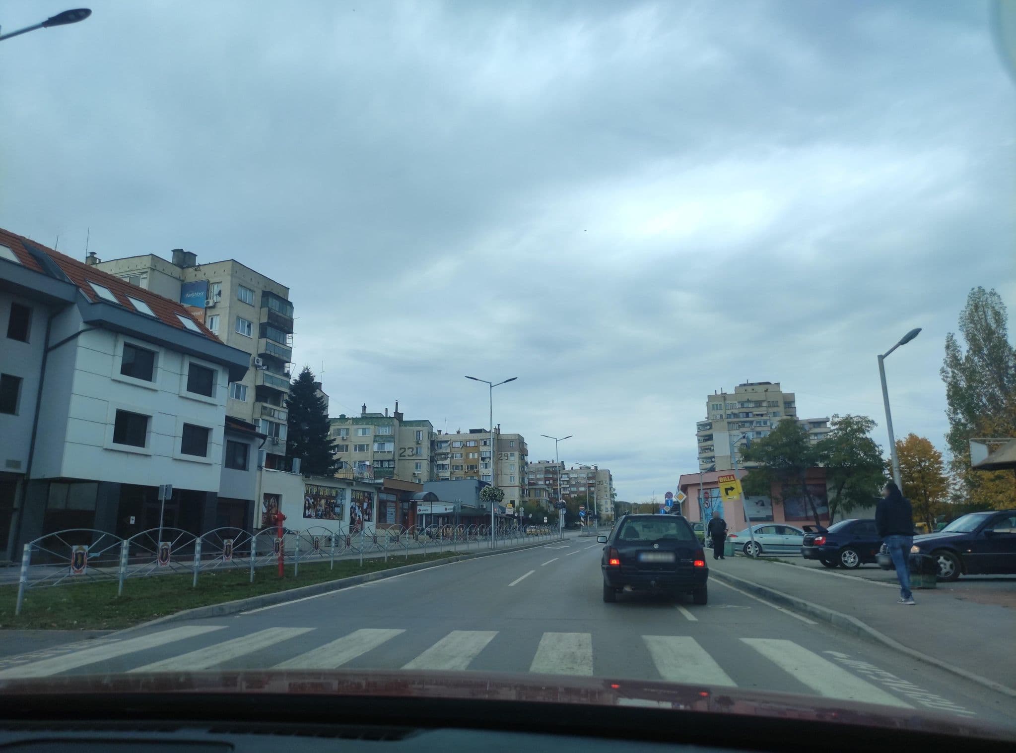 Street view near Hotel Valor, Montana — © neau (CC BY-SA · Mapillary)