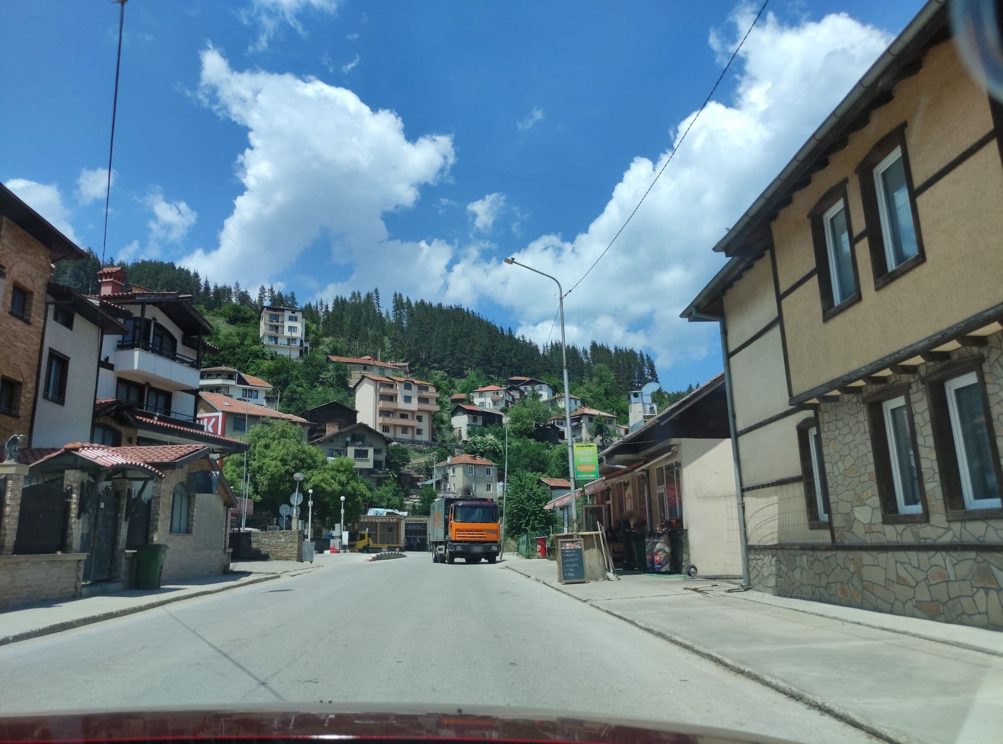 Street view near St.George Hotel Chepelare, Chepelare — © neau (CC BY-SA · Mapillary)