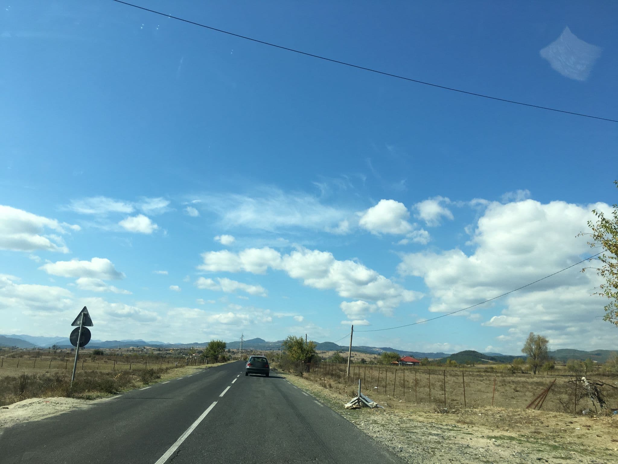 Street view near MOTEL "EMRE", Dzhebel — © rerex (CC BY-SA · Mapillary)