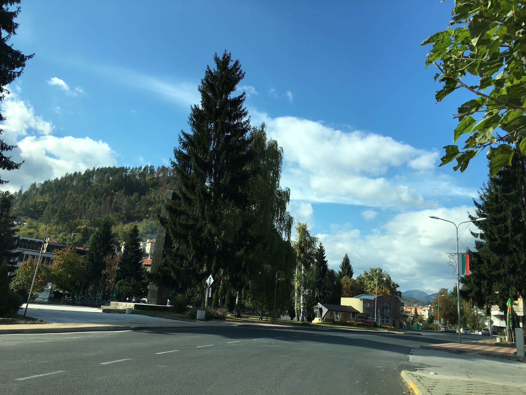 Street view near Семеен хотел "Мони", Madan — © rerex (CC BY-SA · Mapillary)
