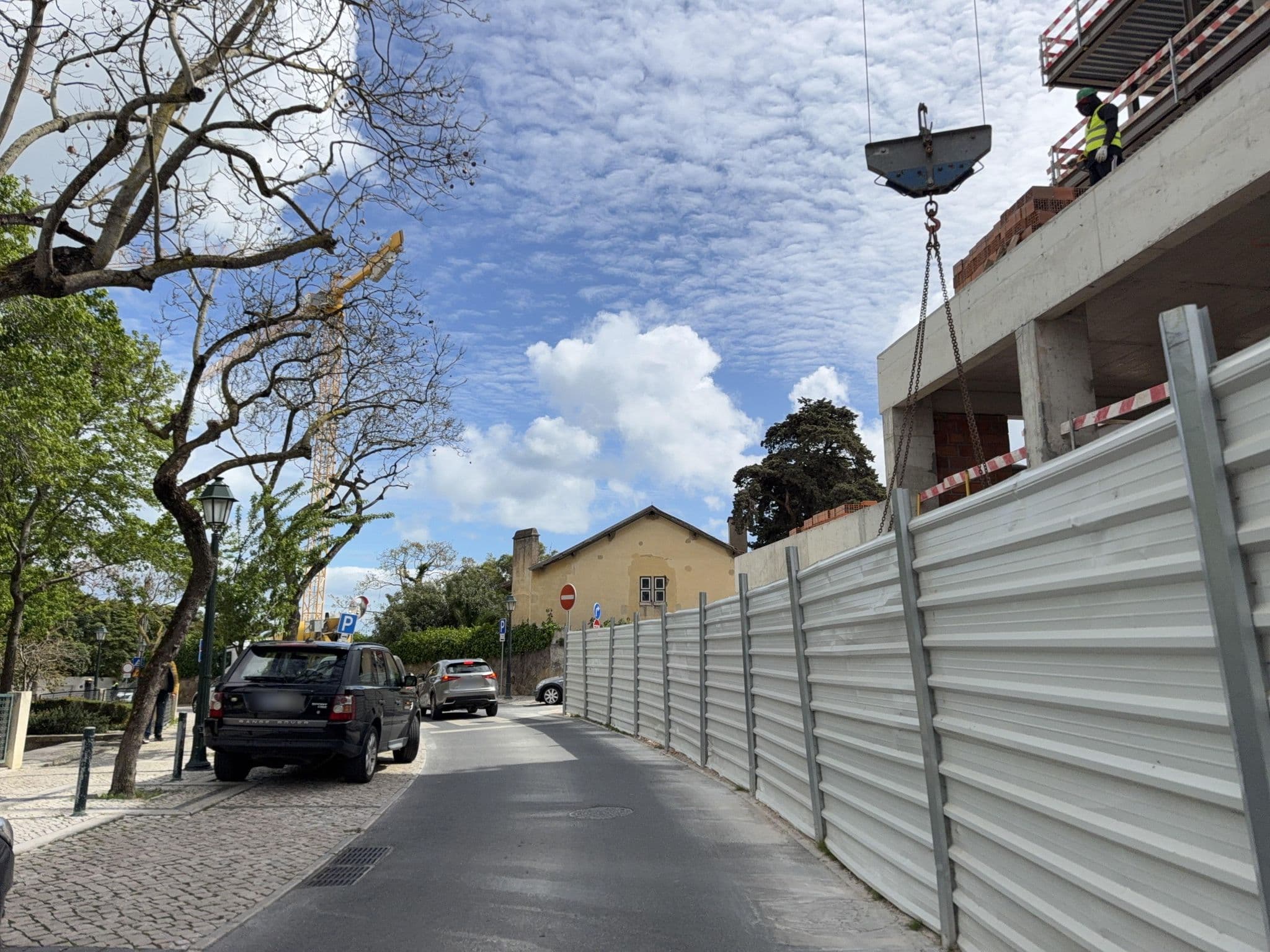 Street view near Saboia Estoril Hotel, Monte Estoril — © RSTQ (CC BY-SA · Mapillary)
