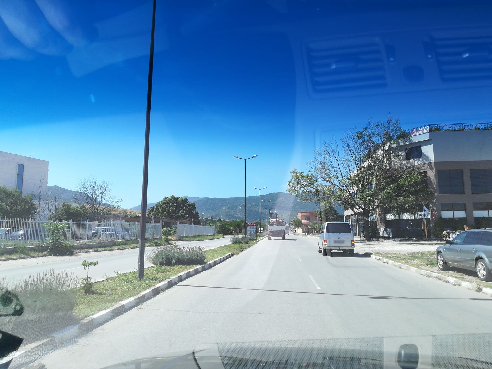 Street view near Хотел александър, Asenovgrad — © ivanov (CC BY-SA · Mapillary)