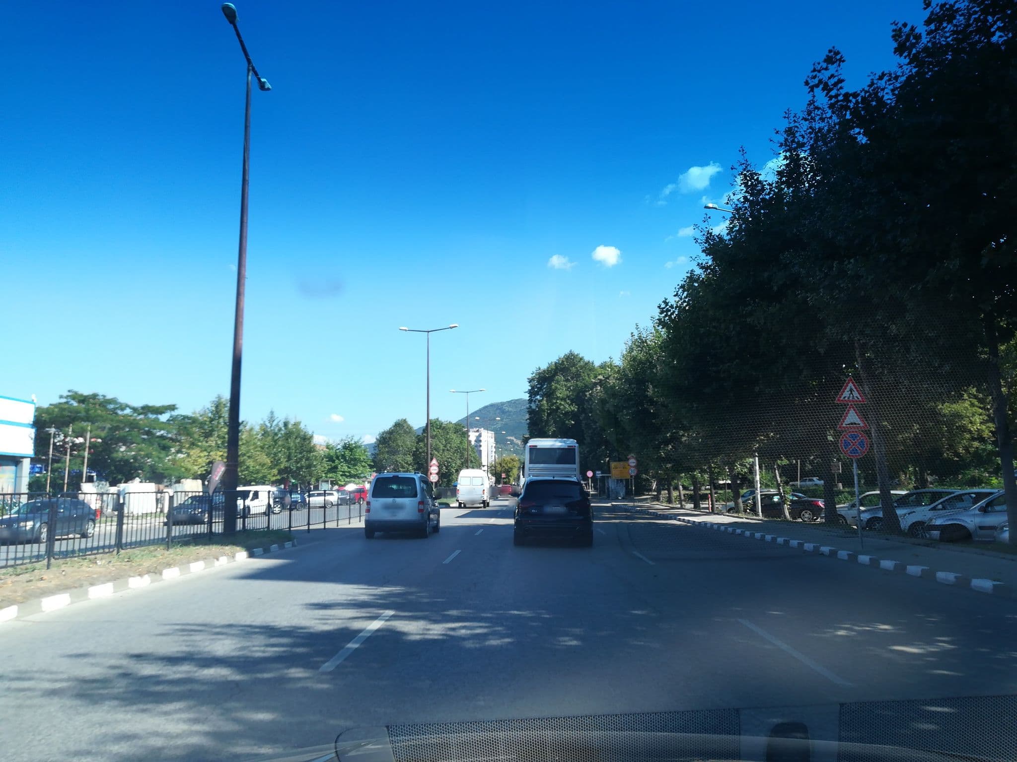 Street view near Hotel SANI, Asenovgrad — © ivanov (CC BY-SA · Mapillary)