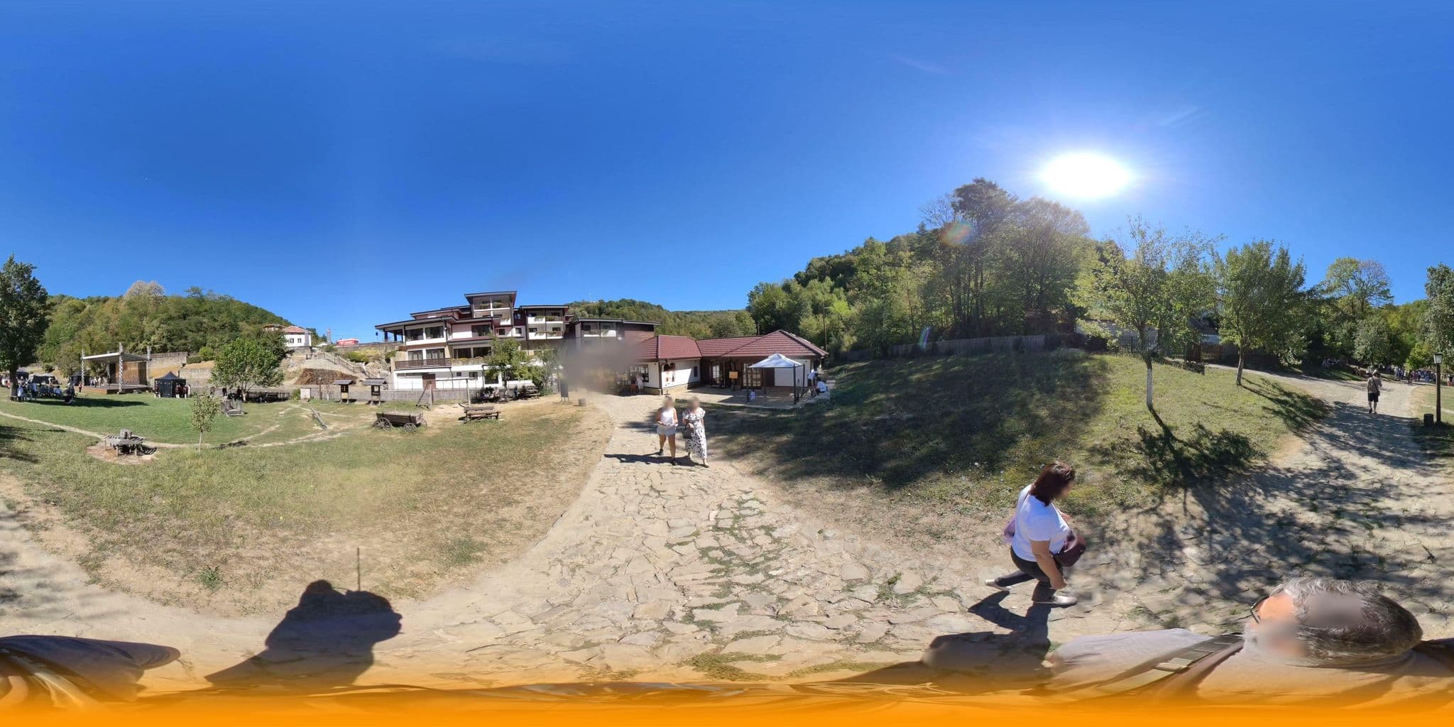 Street view near Хотел Странноприемница, Gabrovo — © elboertjie (CC BY-SA · Mapillary)