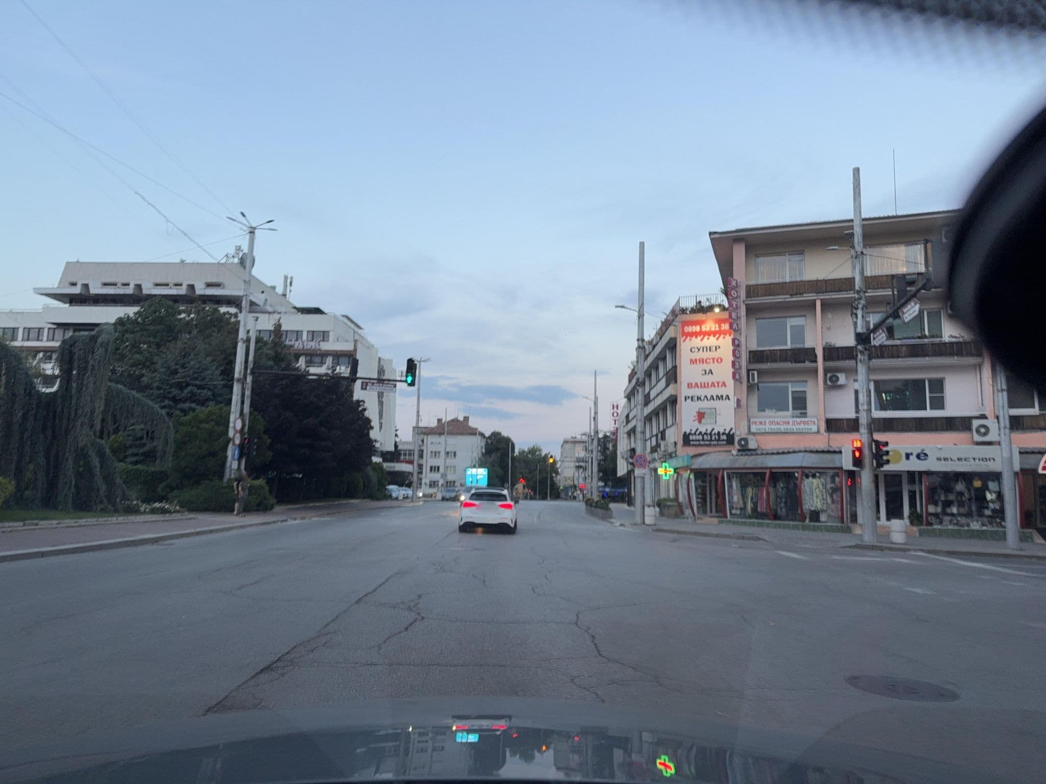Street view near х-л Роза (Rosa Hotel), Kazanlak — © Didaka (CC BY-SA · Mapillary)