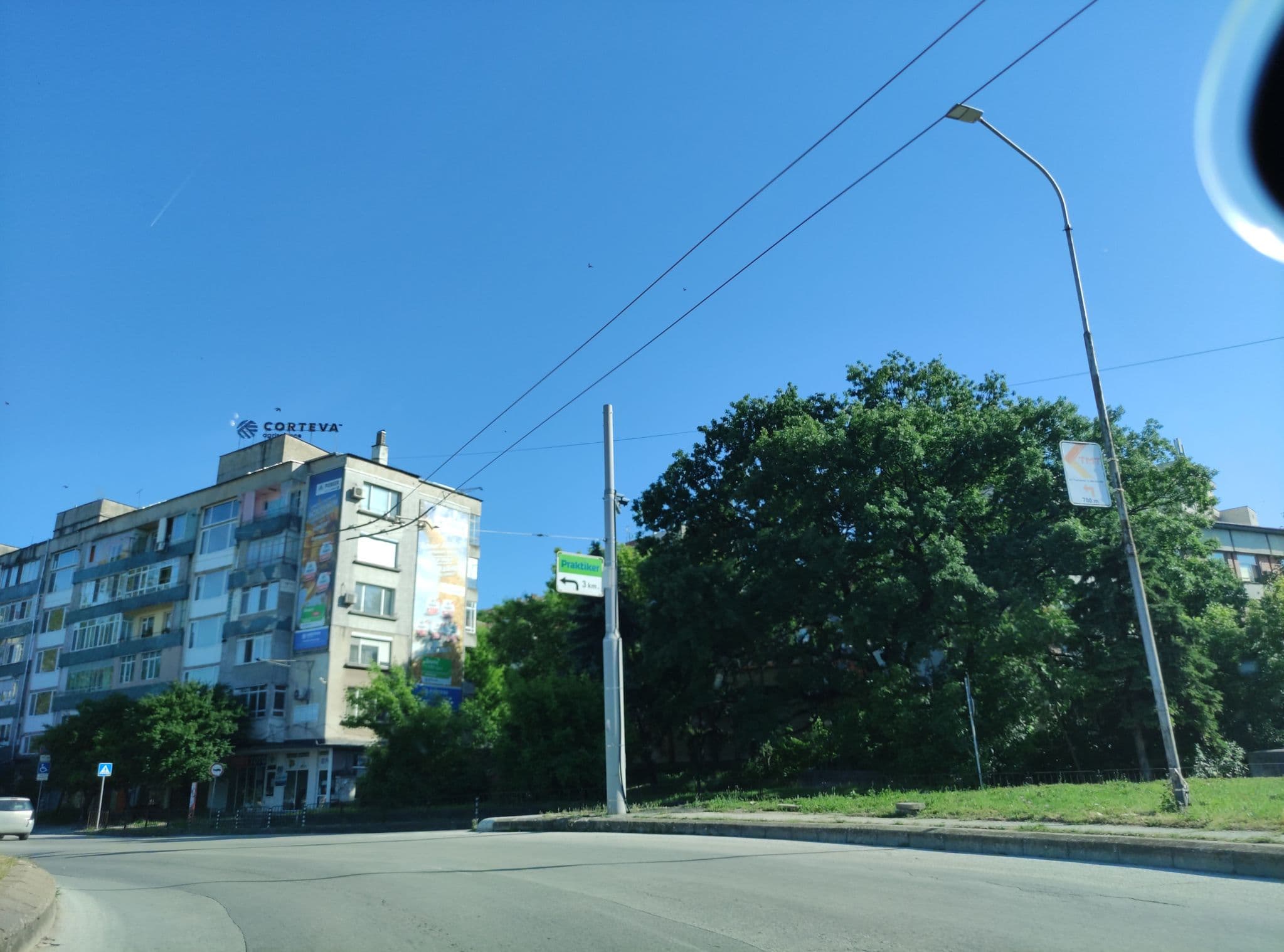 Street view near Durak's Home, Pleven — © neau (CC BY-SA · Mapillary)