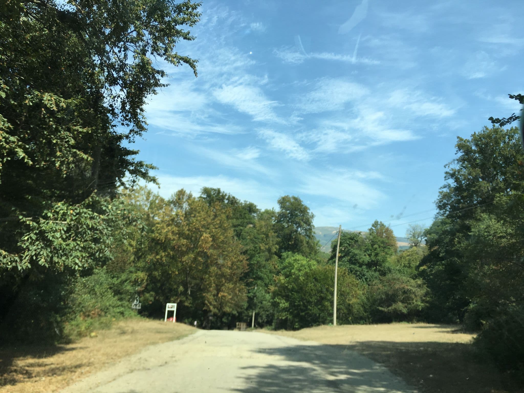Street view near Yonkovi Kushti, Kalofer — © rerex (CC BY-SA · Mapillary)