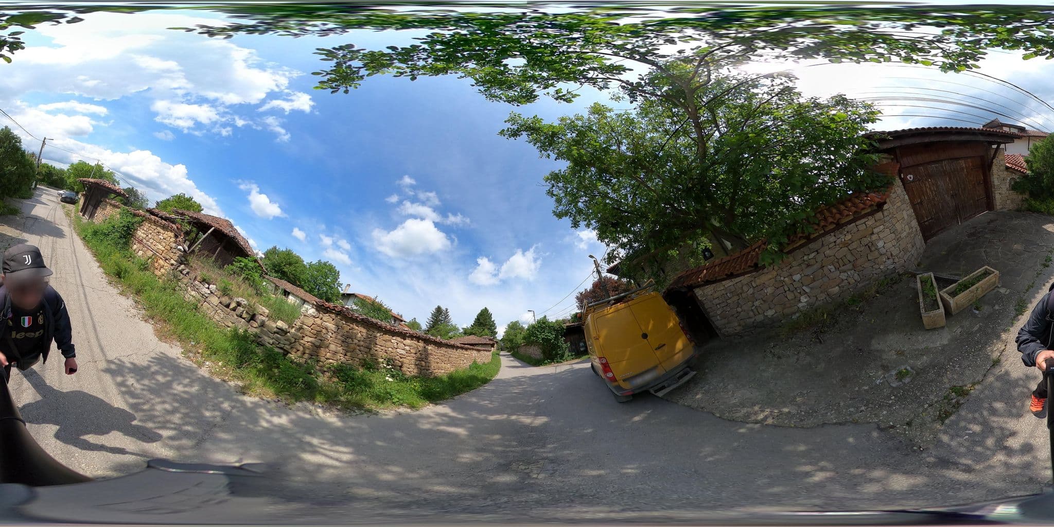 Street view near Hotel Palmira, Veliko Tŭrnovo — © alexanderbtodorov (CC BY-SA · Mapillary)