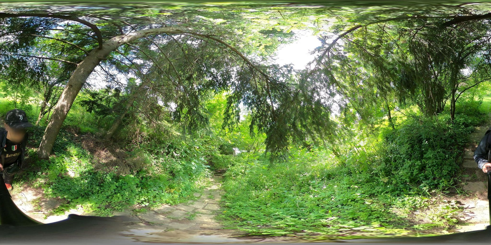 Street view near Bolyarska Kashta, Veliko Tŭrnovo — © alexanderbtodorov (CC BY-SA · Mapillary)