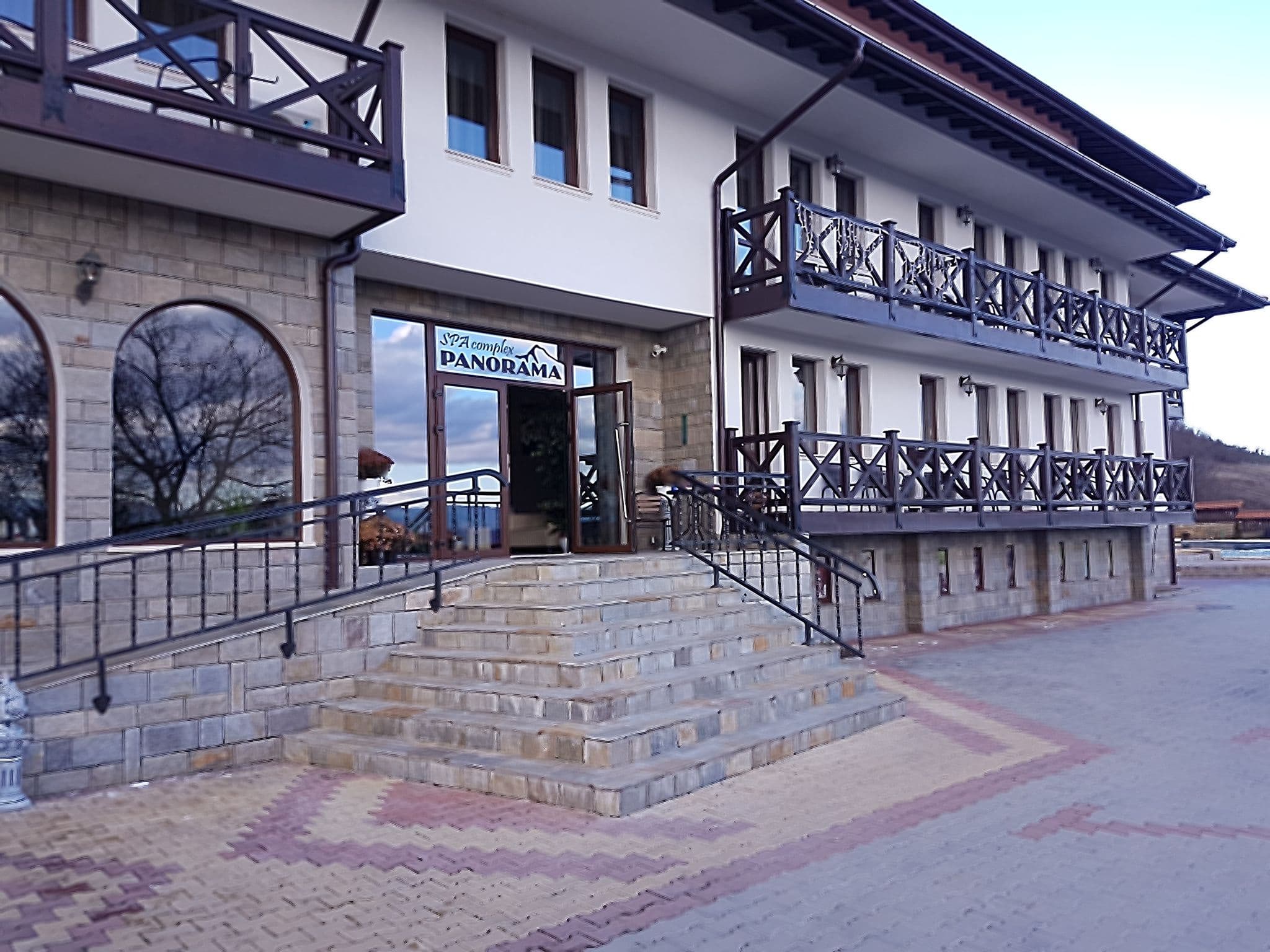 Street view near Spa Complex Panorama, Elena — © lyubomir (CC BY-SA · Mapillary)