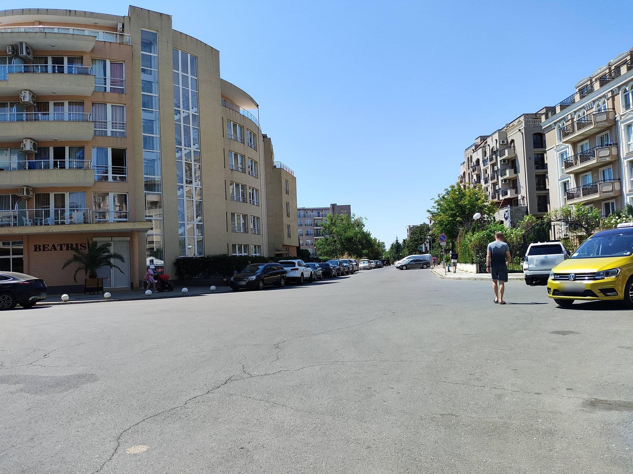 Street view near hotel de paris, place du casino, Sveti Vlas — © approksimator (CC BY-SA · Mapillary)