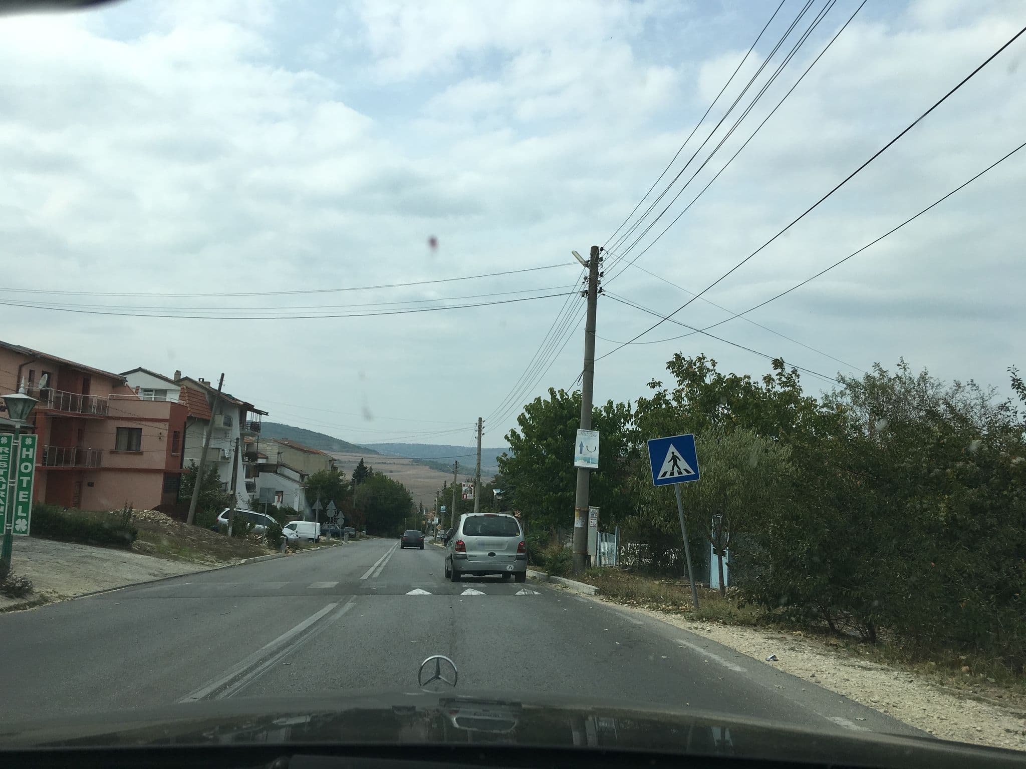 Street view near Hotel Restaurant Stefan, Zlatni Pyasatsi — © romanshikin (CC BY-SA · Mapillary)