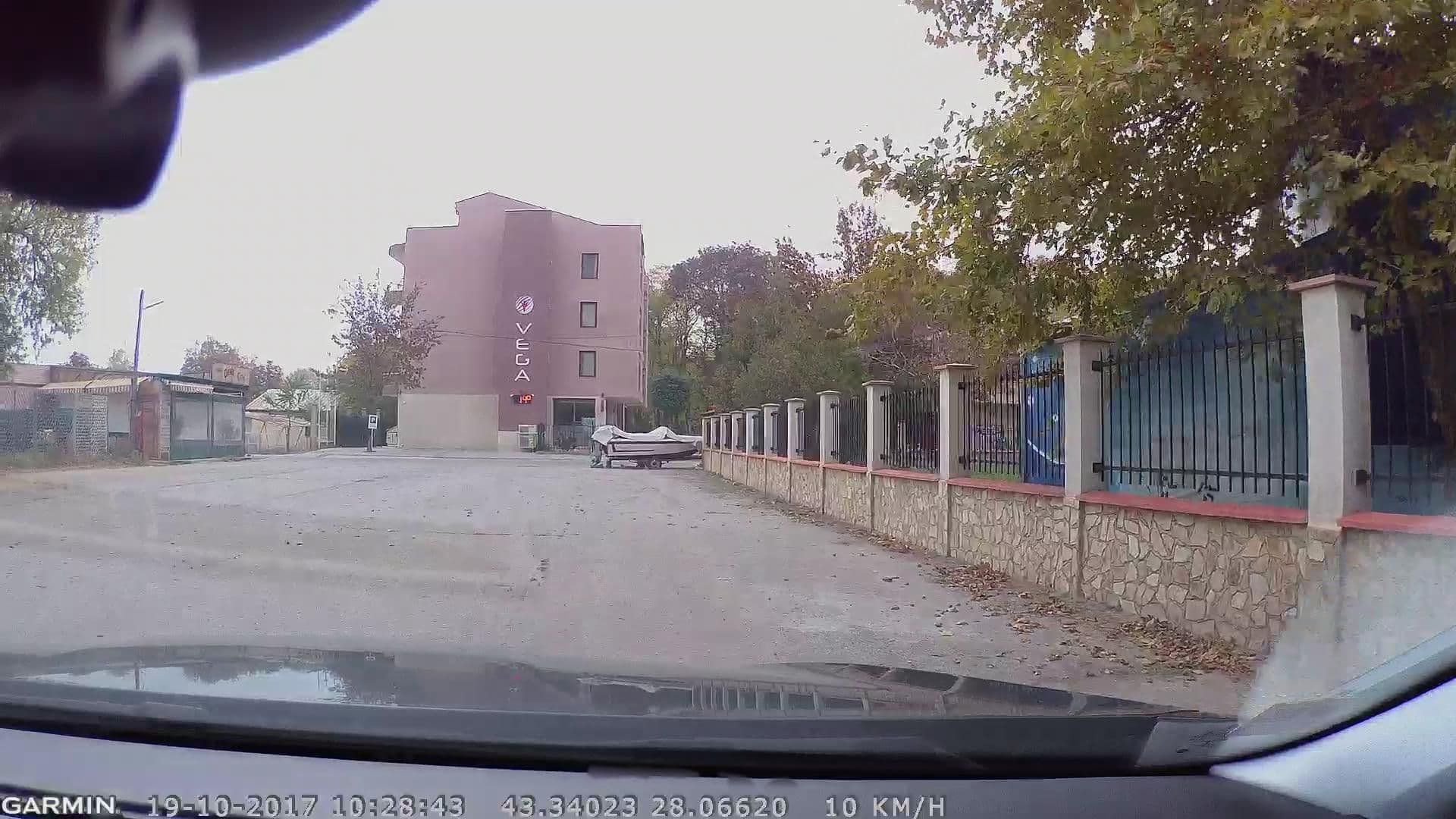 Street view near Hotel VEGA, Zlatni Pyasatsi — © navteq_bg (CC BY-SA · Mapillary)