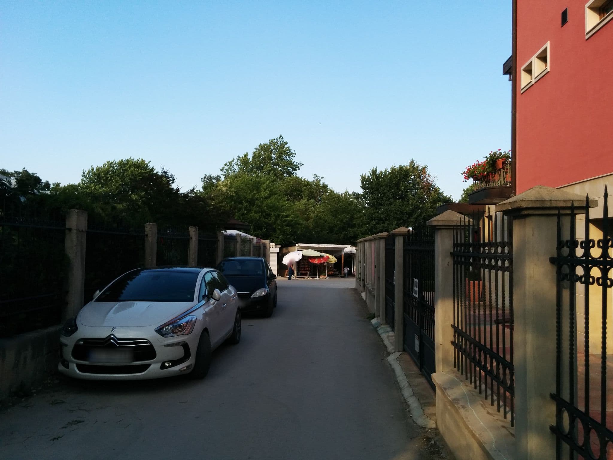 Street view near Преображение, Zlatni Pyasatsi — © cmarqu (CC BY-SA · Mapillary)