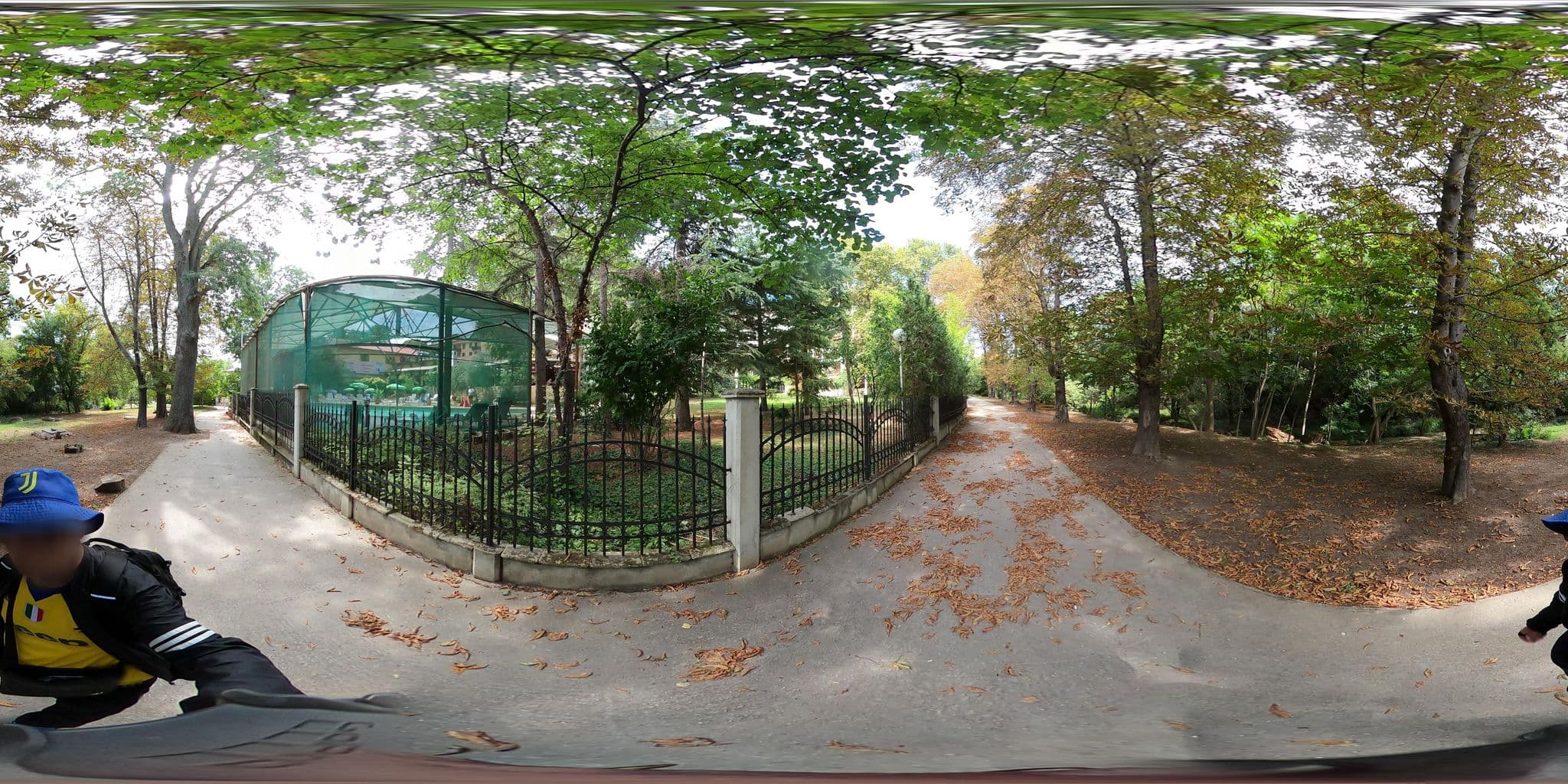 Street view near Hotel Estreya Palace, Zlatni Pyasatsi — © alexanderbtodorov (CC BY-SA · Mapillary)