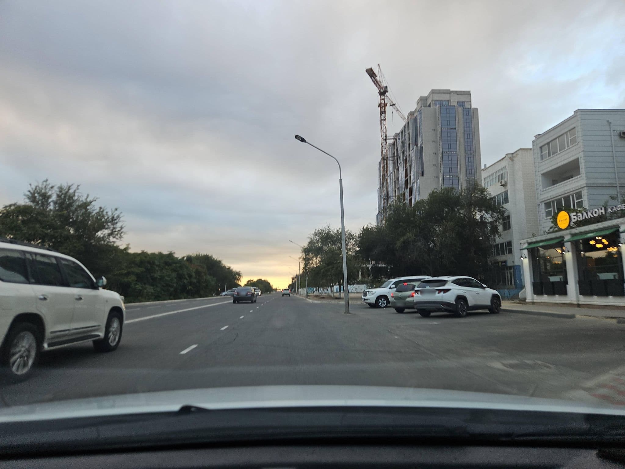 Street view near Гостиница Виктория, Aktau — © Kabylbek-32 (CC BY-SA · Mapillary)