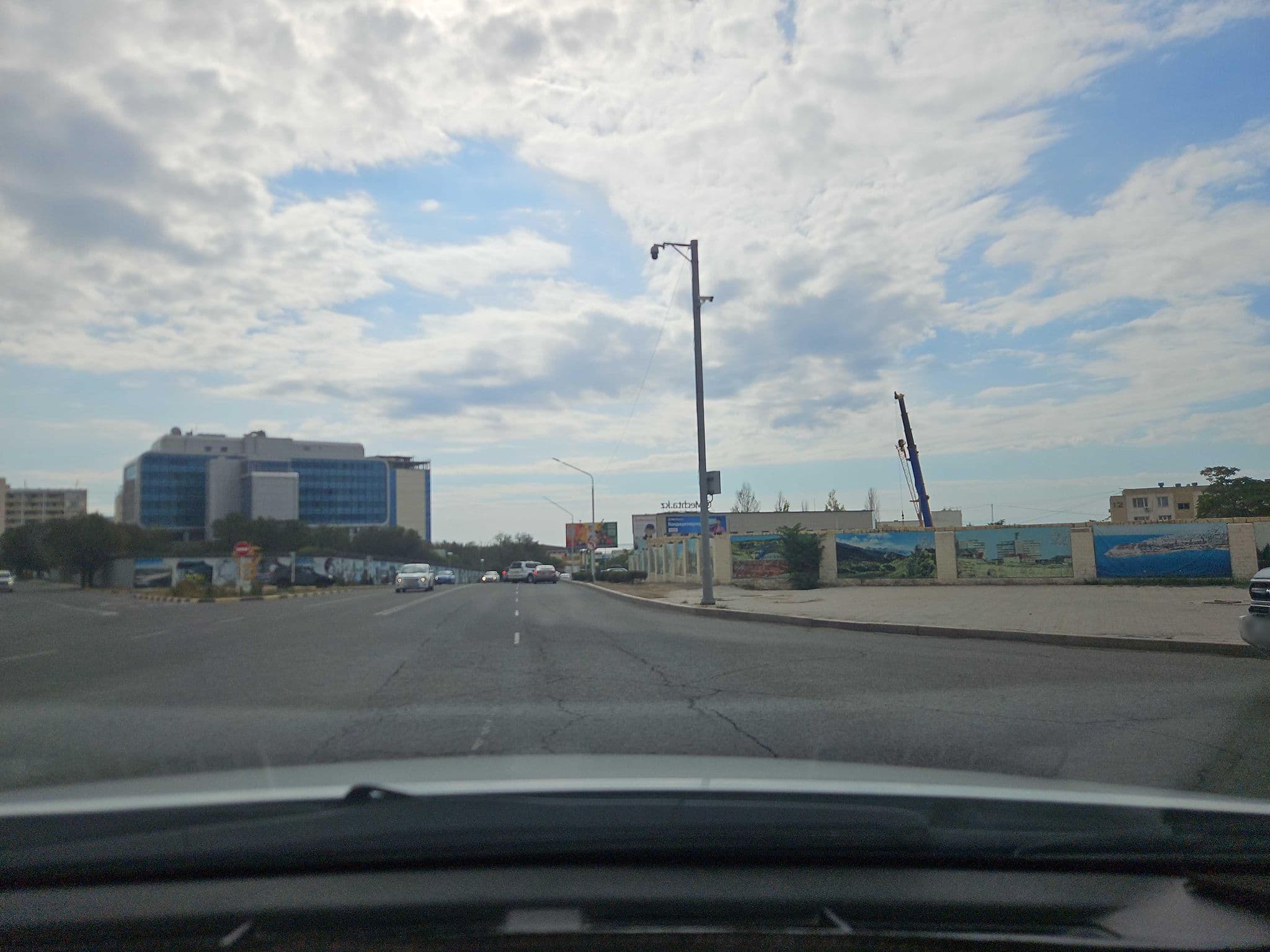 Street view near Три дельфина, Aktau — © Kabylbek-32 (CC BY-SA · Mapillary)
