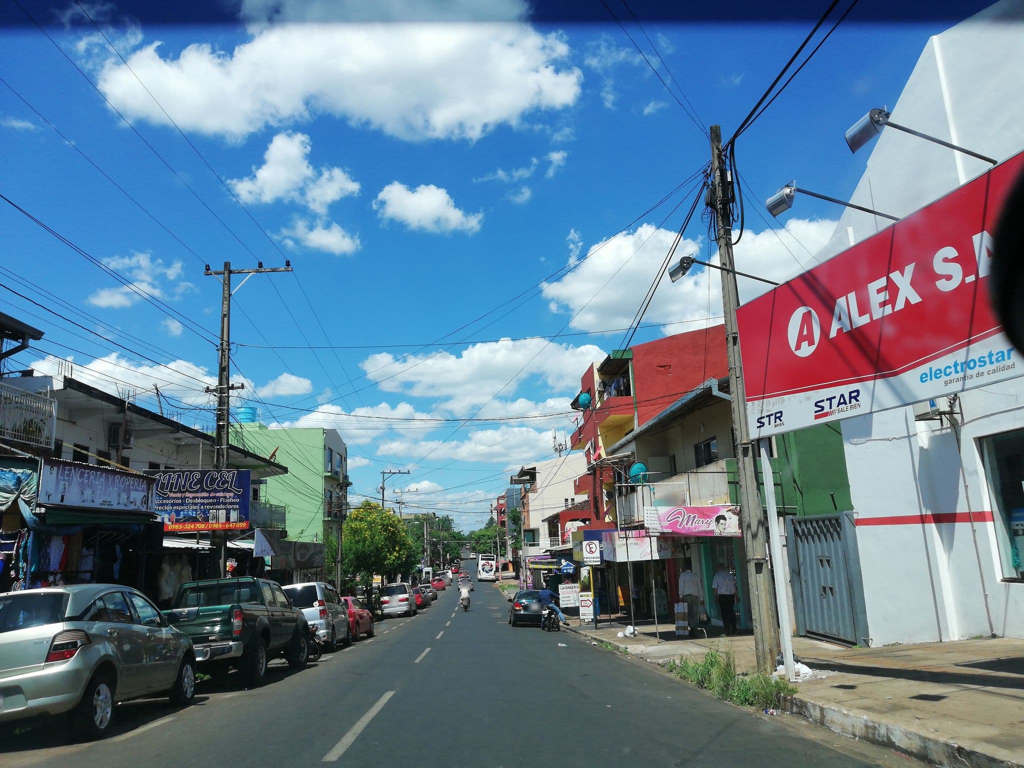 Street view near Hotel Itapua, Encarnación — © carlosbrys (CC BY-SA · Mapillary)
