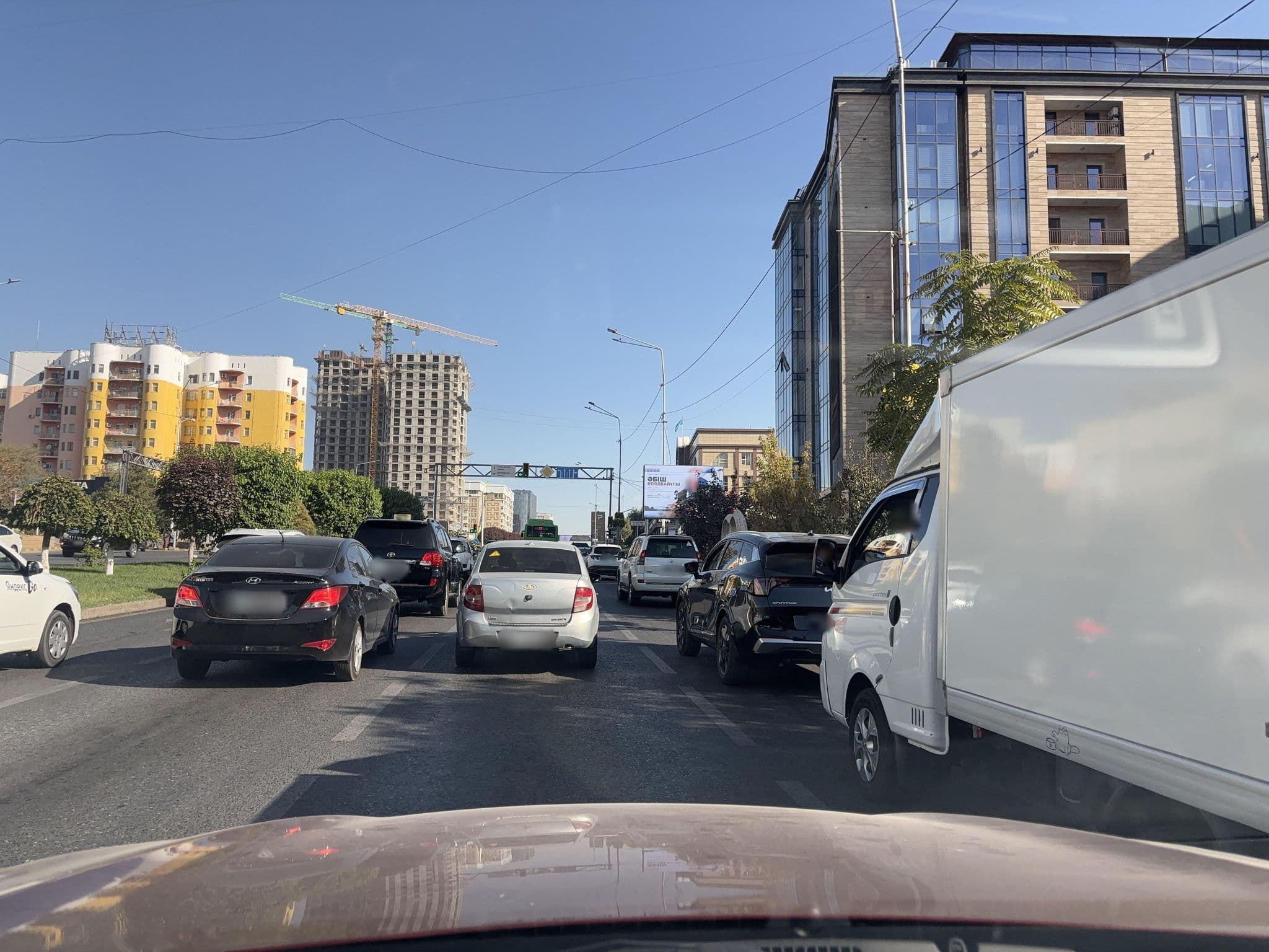 Street view near Sapar Standart Hotel, Shymkent — © Daulet-78 (CC BY-SA · Mapillary)