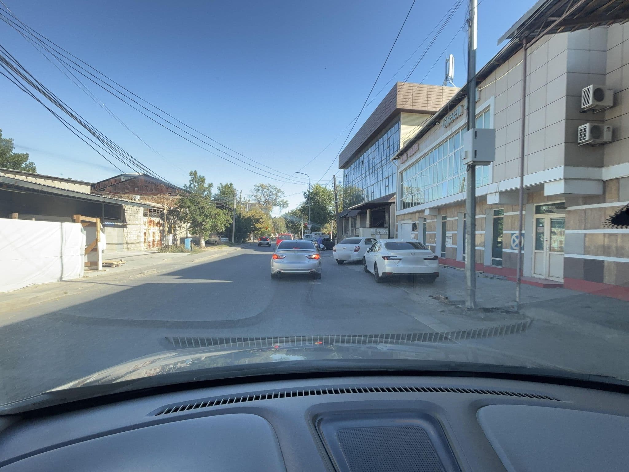 Street view near Green Hill (КокТюбе), Shymkent — © Daulet-78 (CC BY-SA · Mapillary)