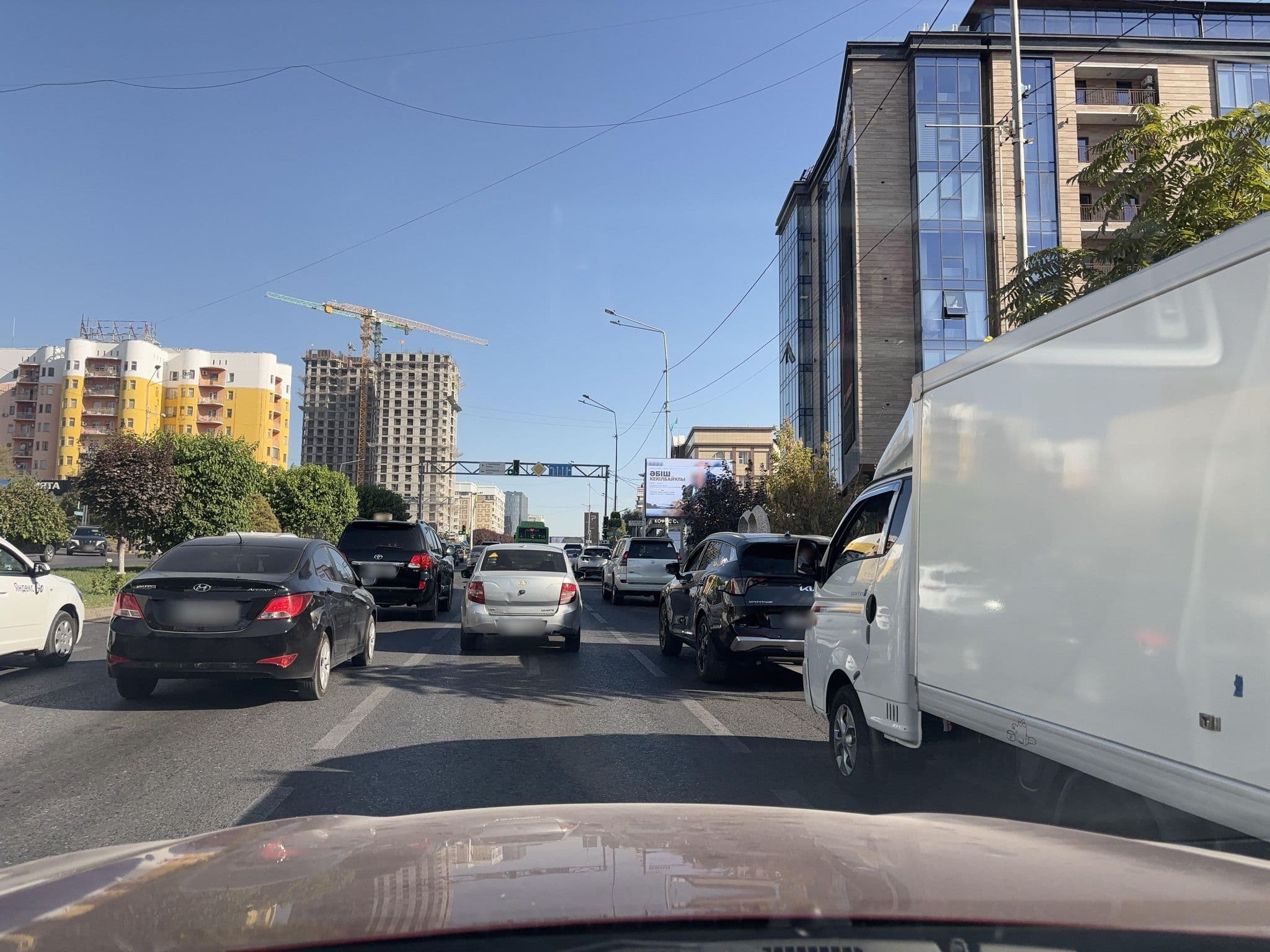 Street view near Hotel Sapar, Shymkent — © Daulet-78 (CC BY-SA · Mapillary)