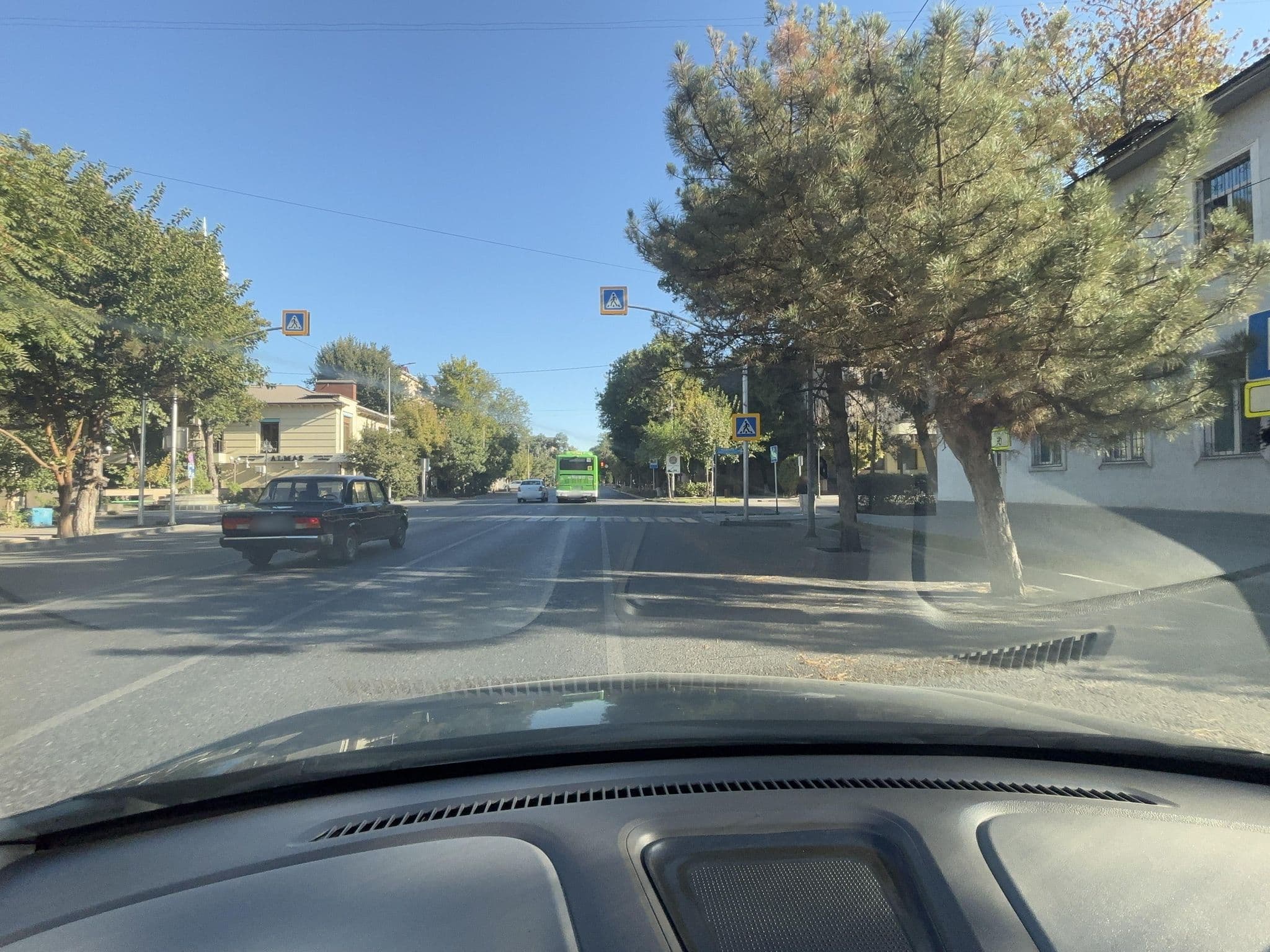 Street view near Алтын Сандык, Shymkent — © Daulet-78 (CC BY-SA · Mapillary)