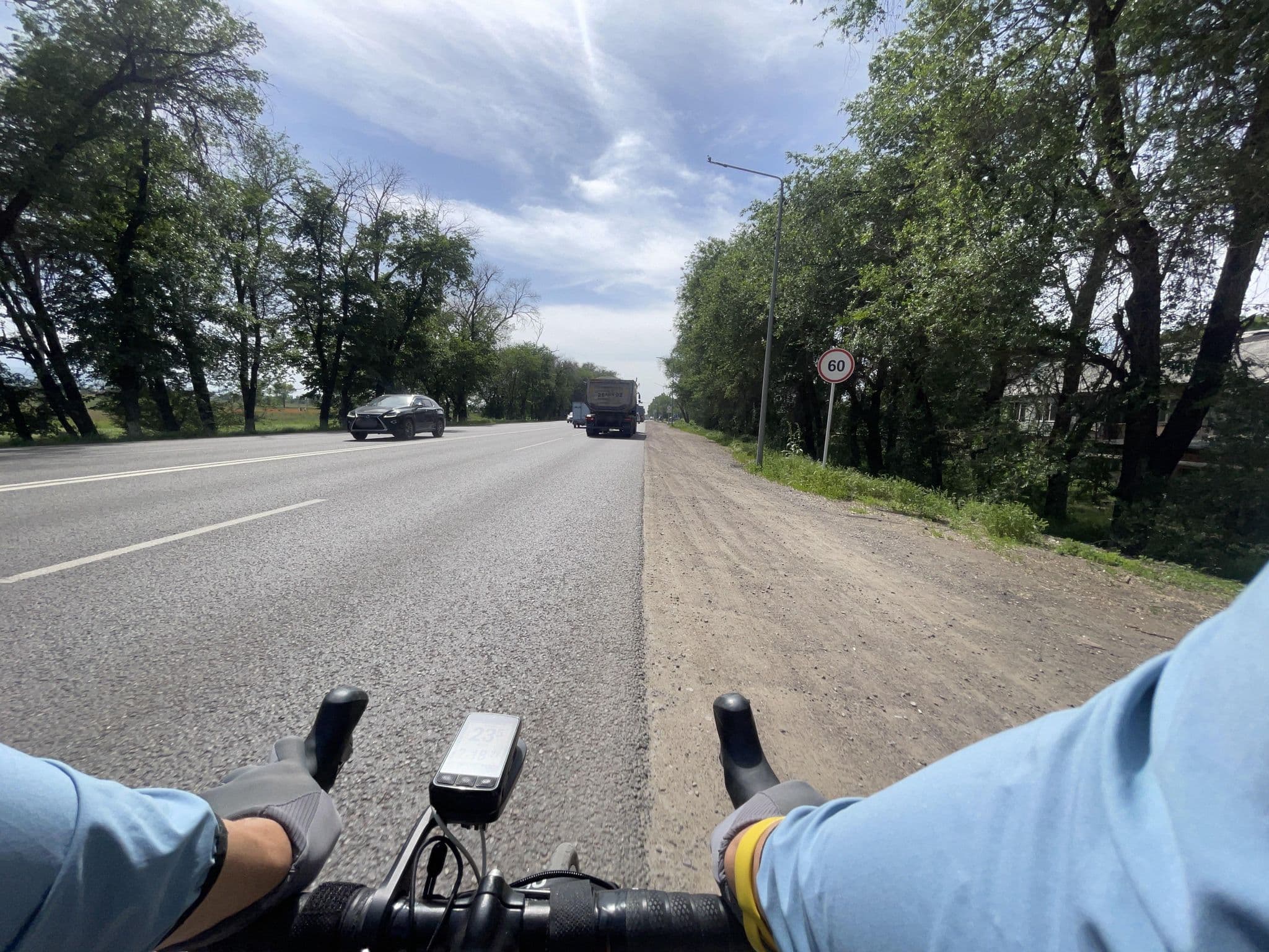 Street view near Swetta Hotels, Otegen Batyra — © ruslan_fat (CC BY-SA · Mapillary)