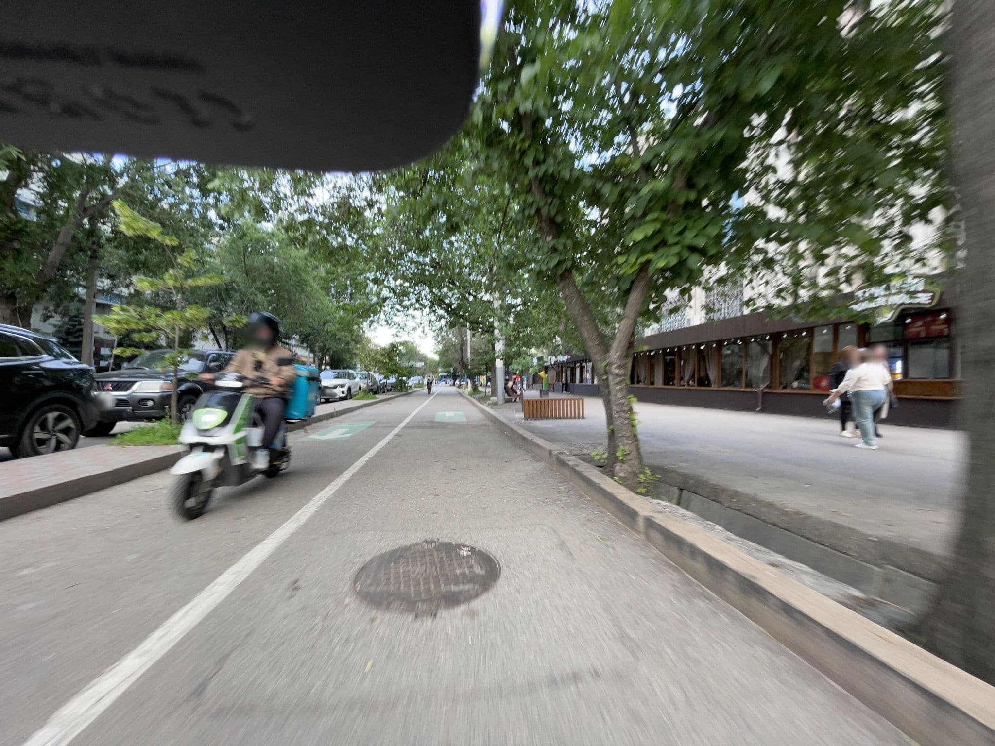 Street view near Hostel Baza Хостел База, Almaty — © ruslan_fat (CC BY-SA · Mapillary)