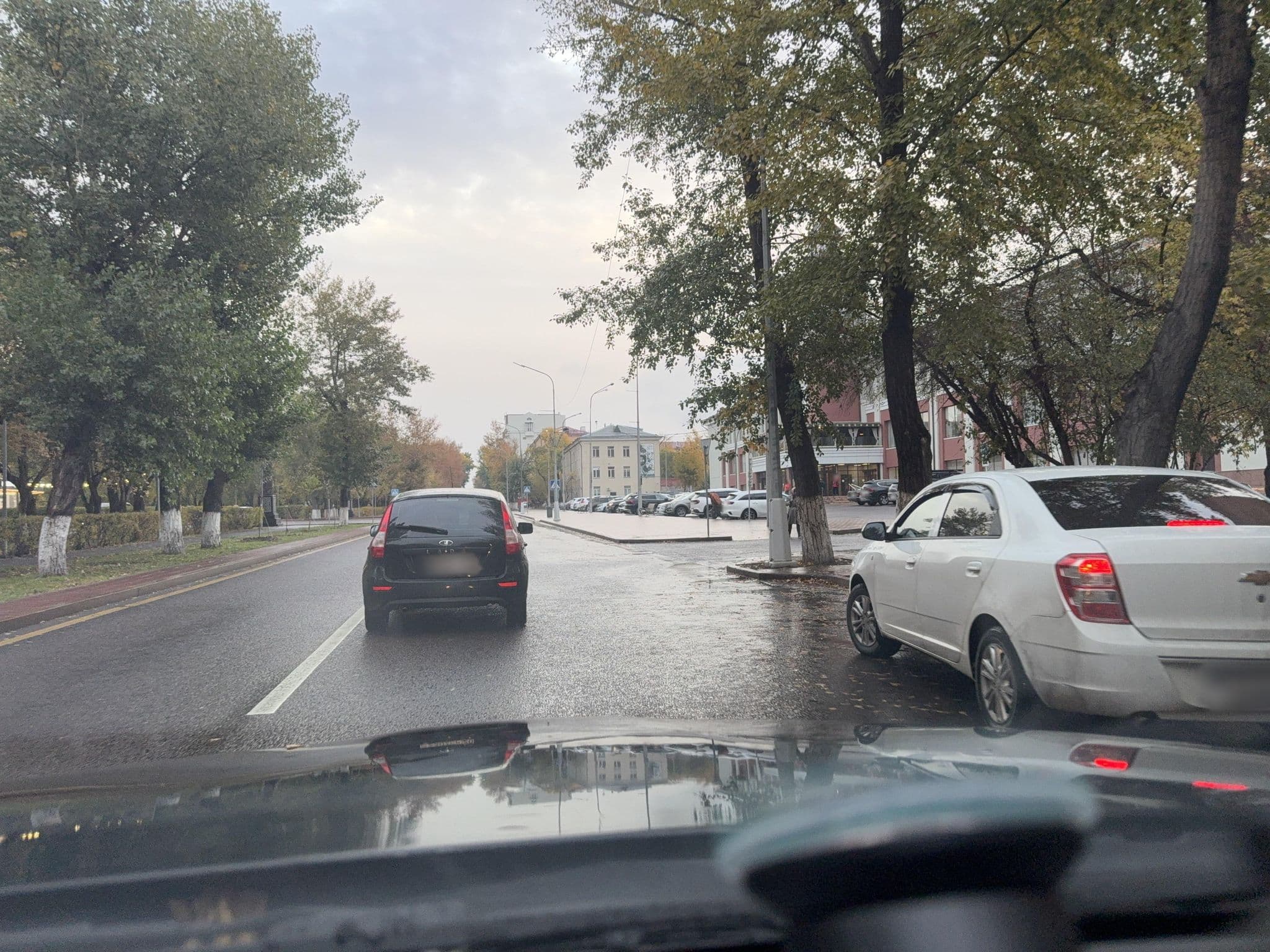Street view near Гостиница «Утро», Karagandy — © zhasulan (CC BY-SA · Mapillary)