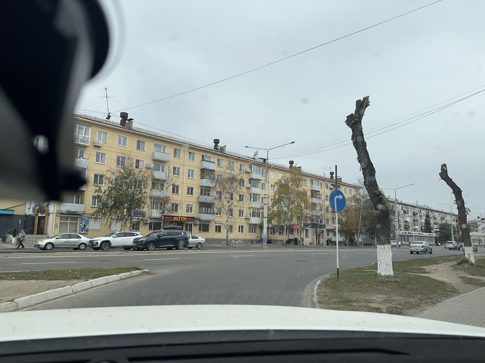 Street view near Отель de Luxe, Ust-Kamenogorsk — © Erzhan797 (CC BY-SA · Mapillary)