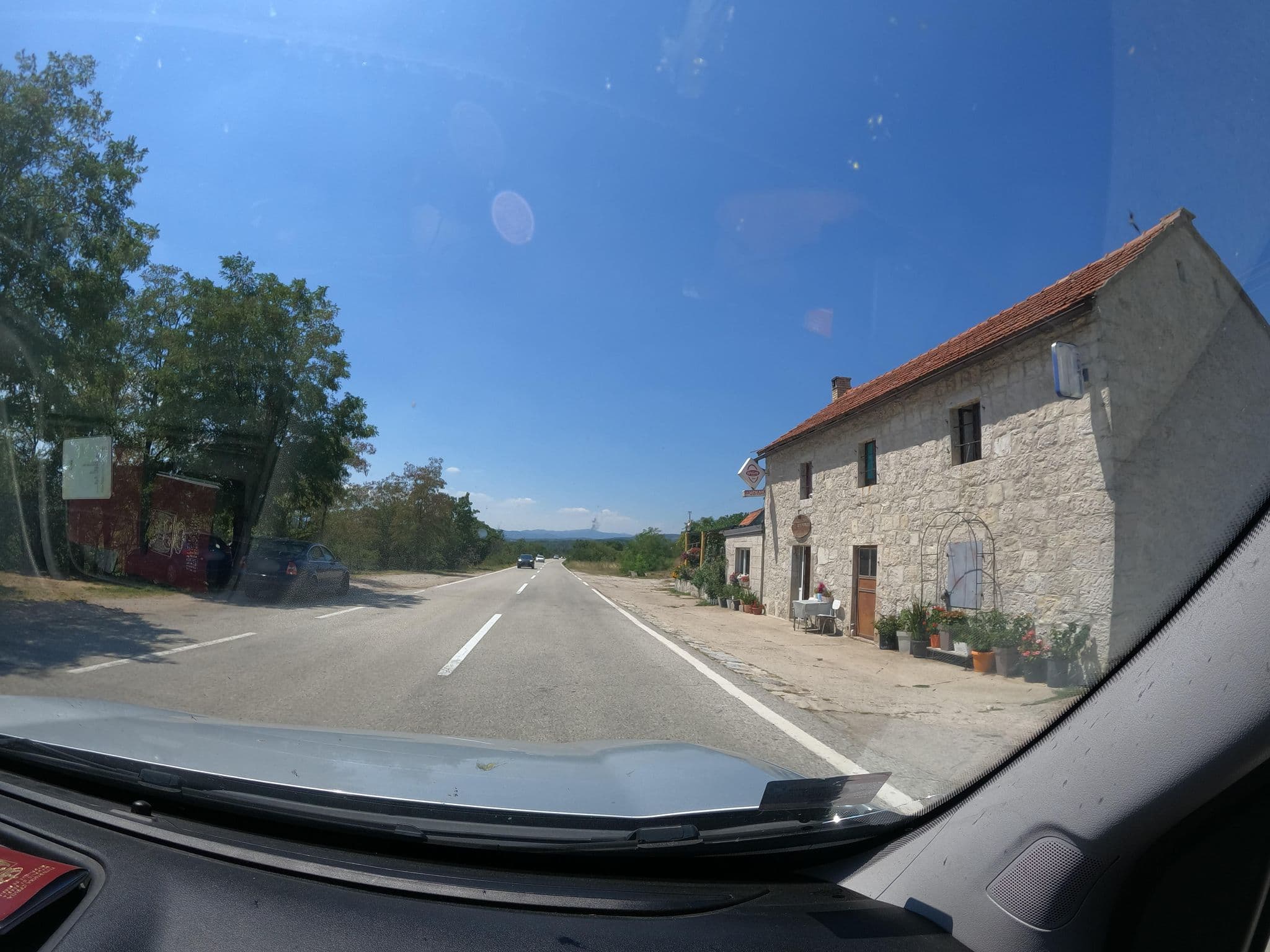 Street view near Гостиница Ускок 1928, Gacko — © borovac (CC BY-SA · Mapillary)