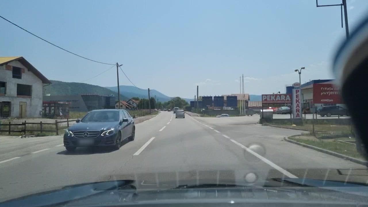 Street view near Motel Medium, Bihać — © roadroid (CC BY-SA · Mapillary)