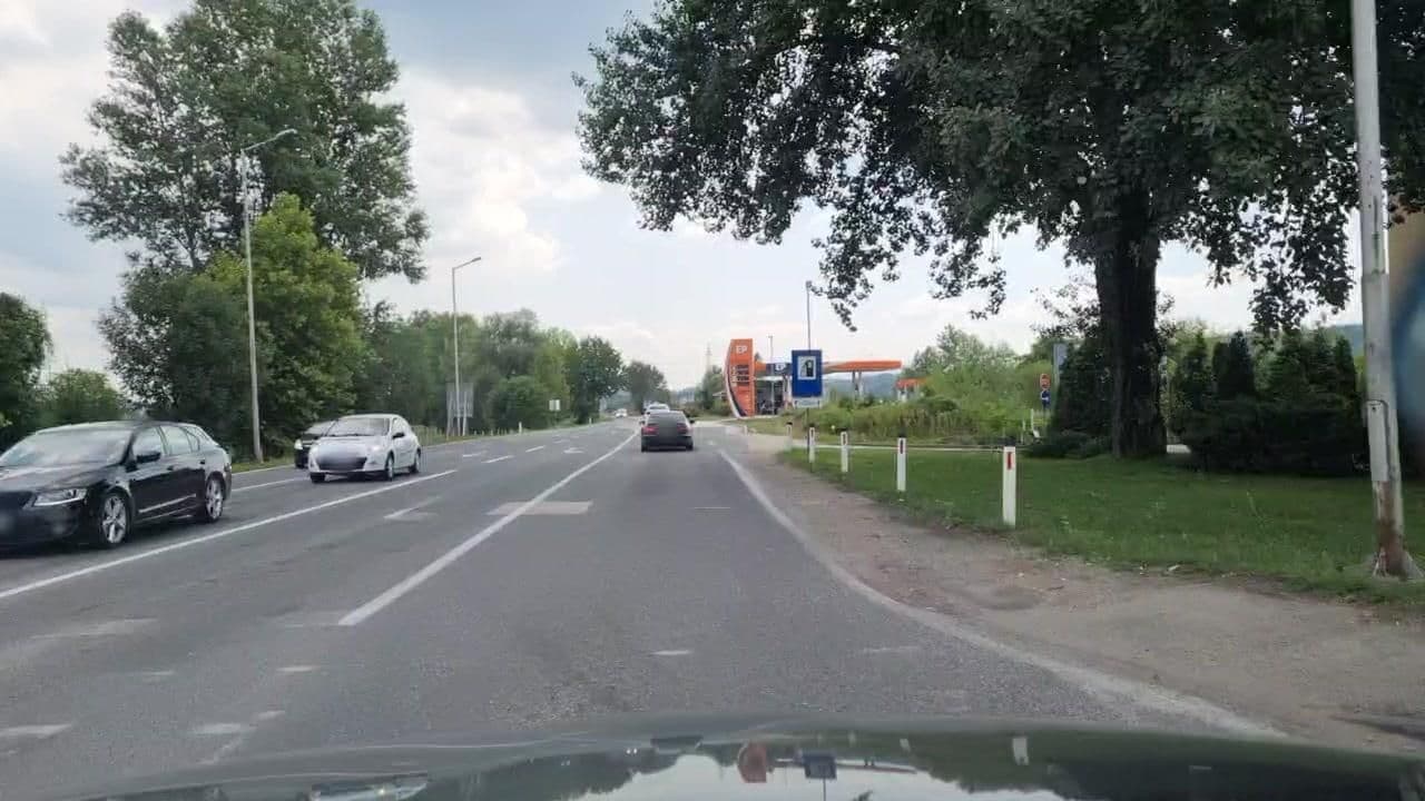 Street view near Motel Oniks, Lukavac — © roadroid (CC BY-SA · Mapillary)