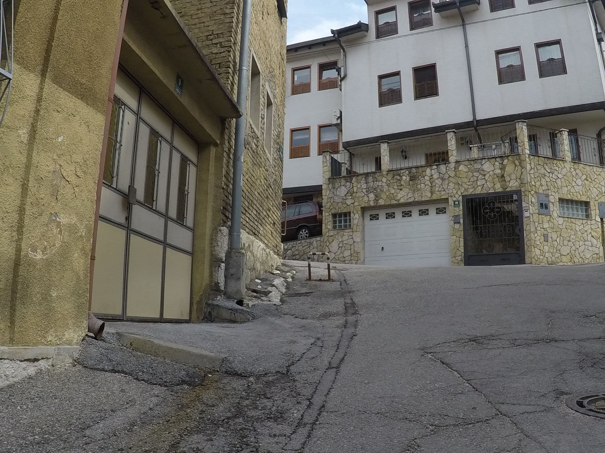 Street view near Apartments Aida, Kobilja Glava — © chrisbeddow (CC BY-SA · Mapillary)